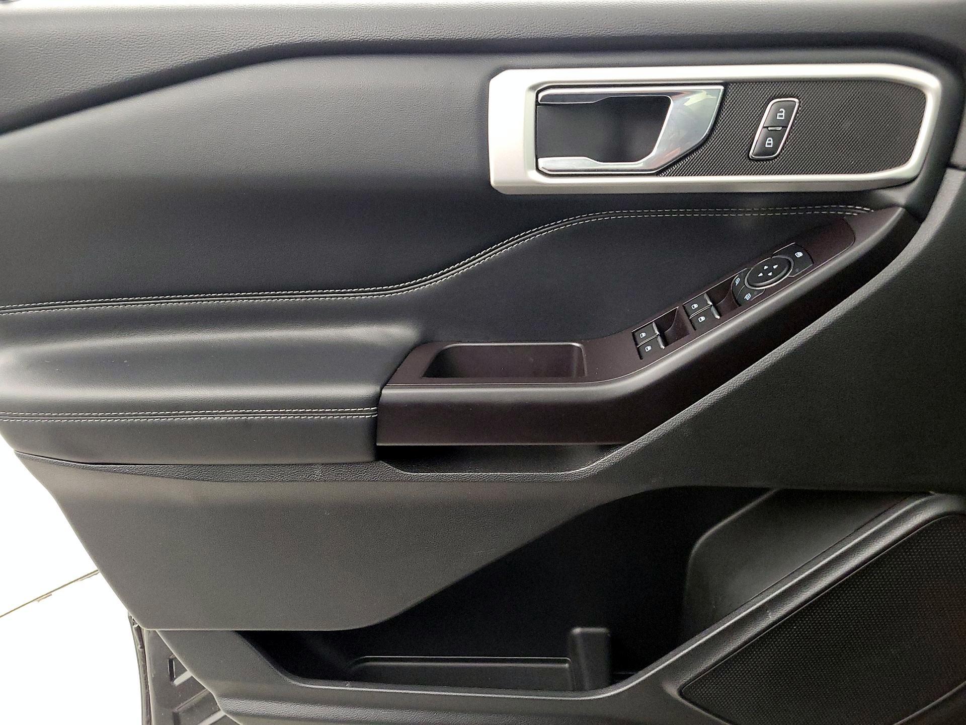 Thumbnail: 2020 Ford Explorer - 12