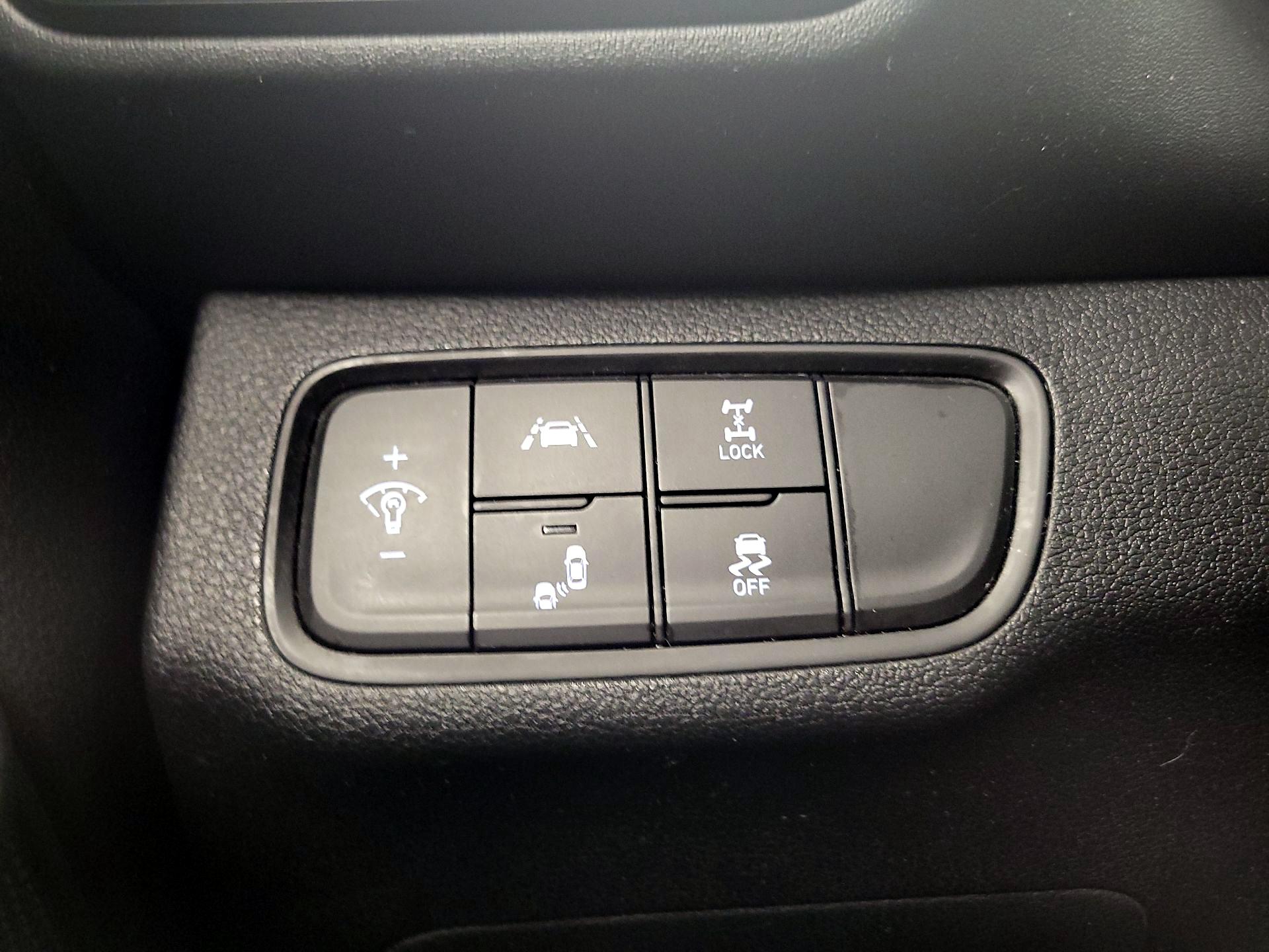 Thumbnail: 2019 Hyundai Santa Fe - 13