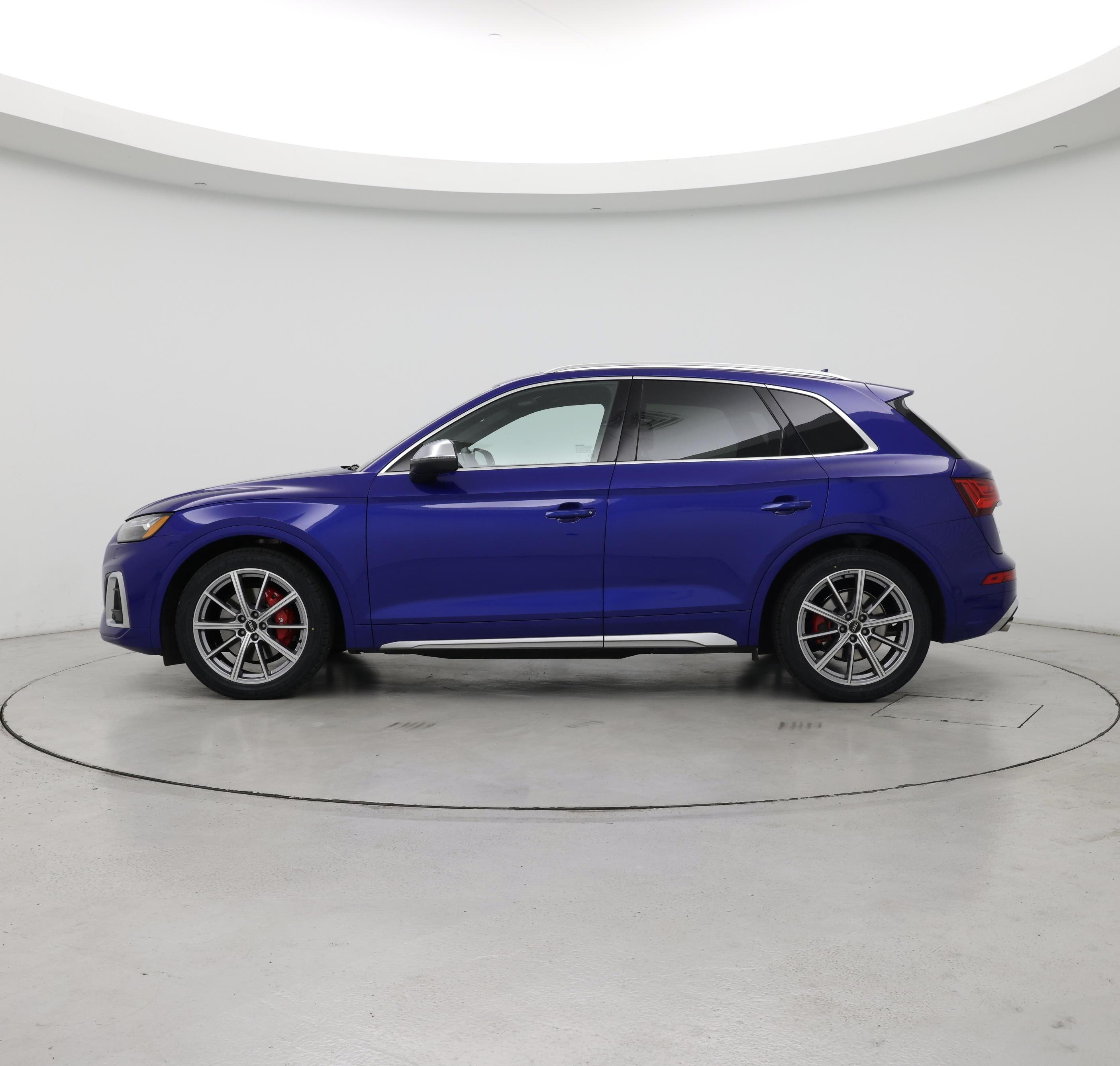 Thumbnail: 2023 Audi SQ5 - 3