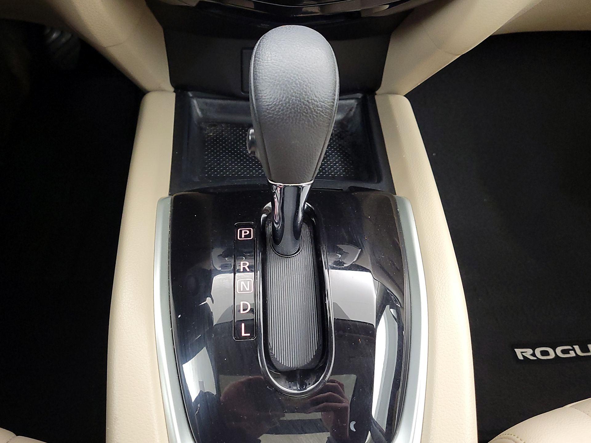 Thumbnail: 2016 Nissan Rogue - 18