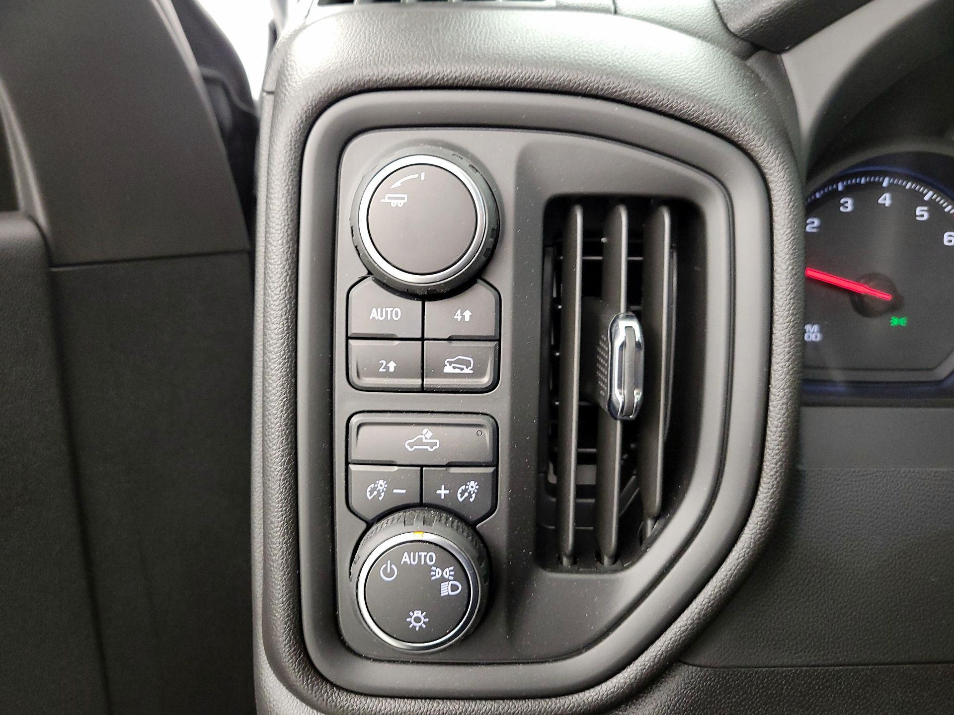 Thumbnail: 2025 Chevrolet Silverado 1500 - 13