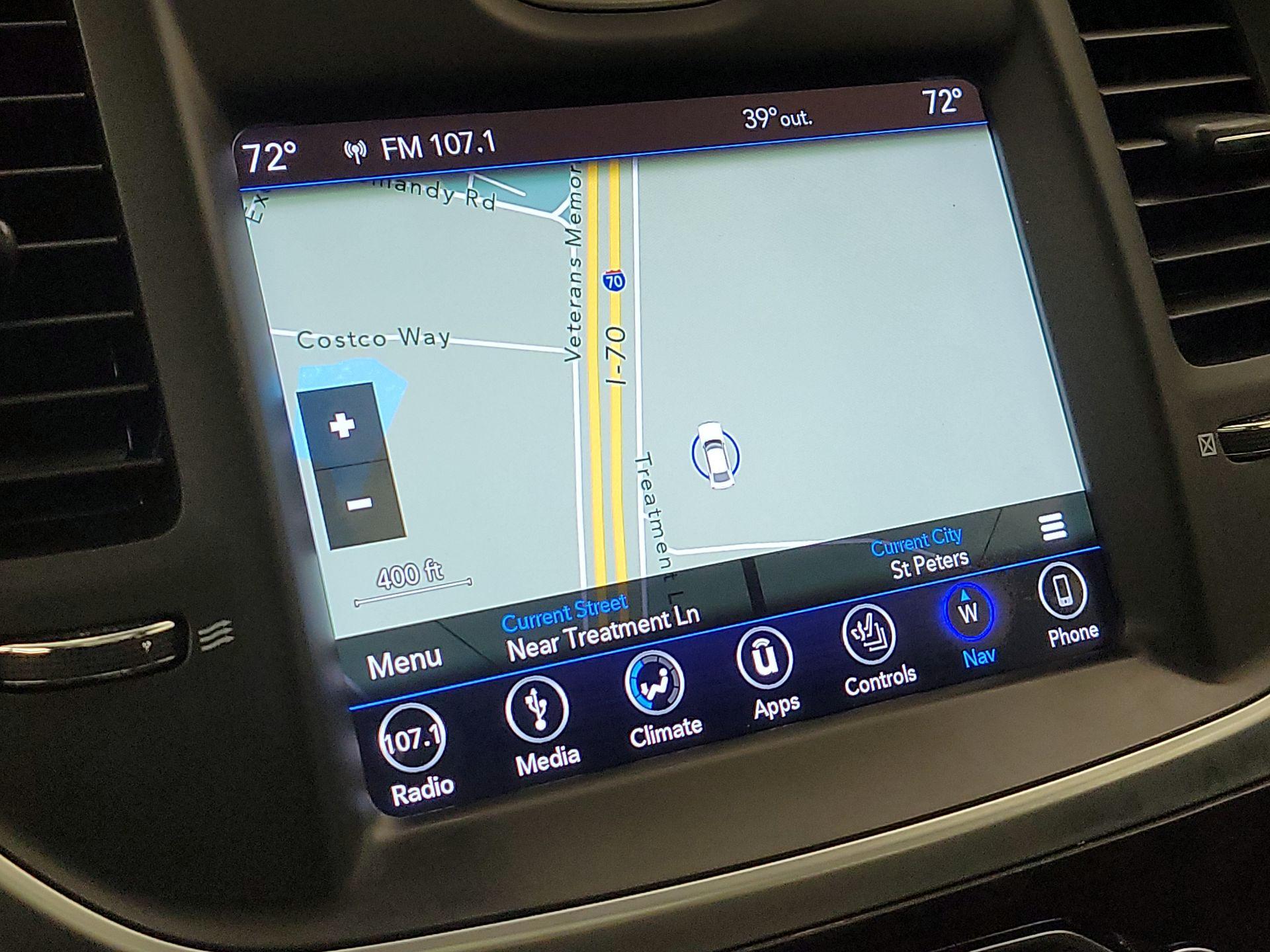 Thumbnail: 2018 Chrysler 300 - 14