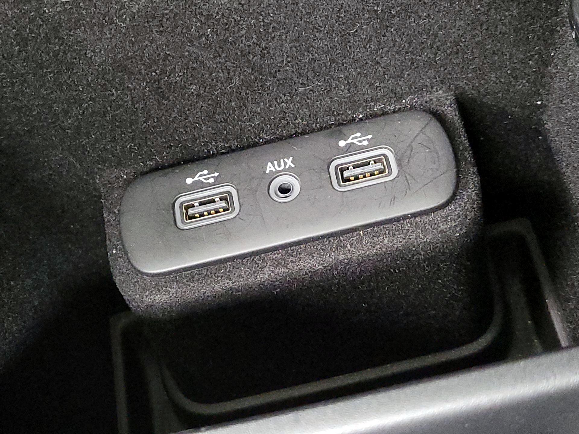 Thumbnail: 2018 Chrysler 300 - 19