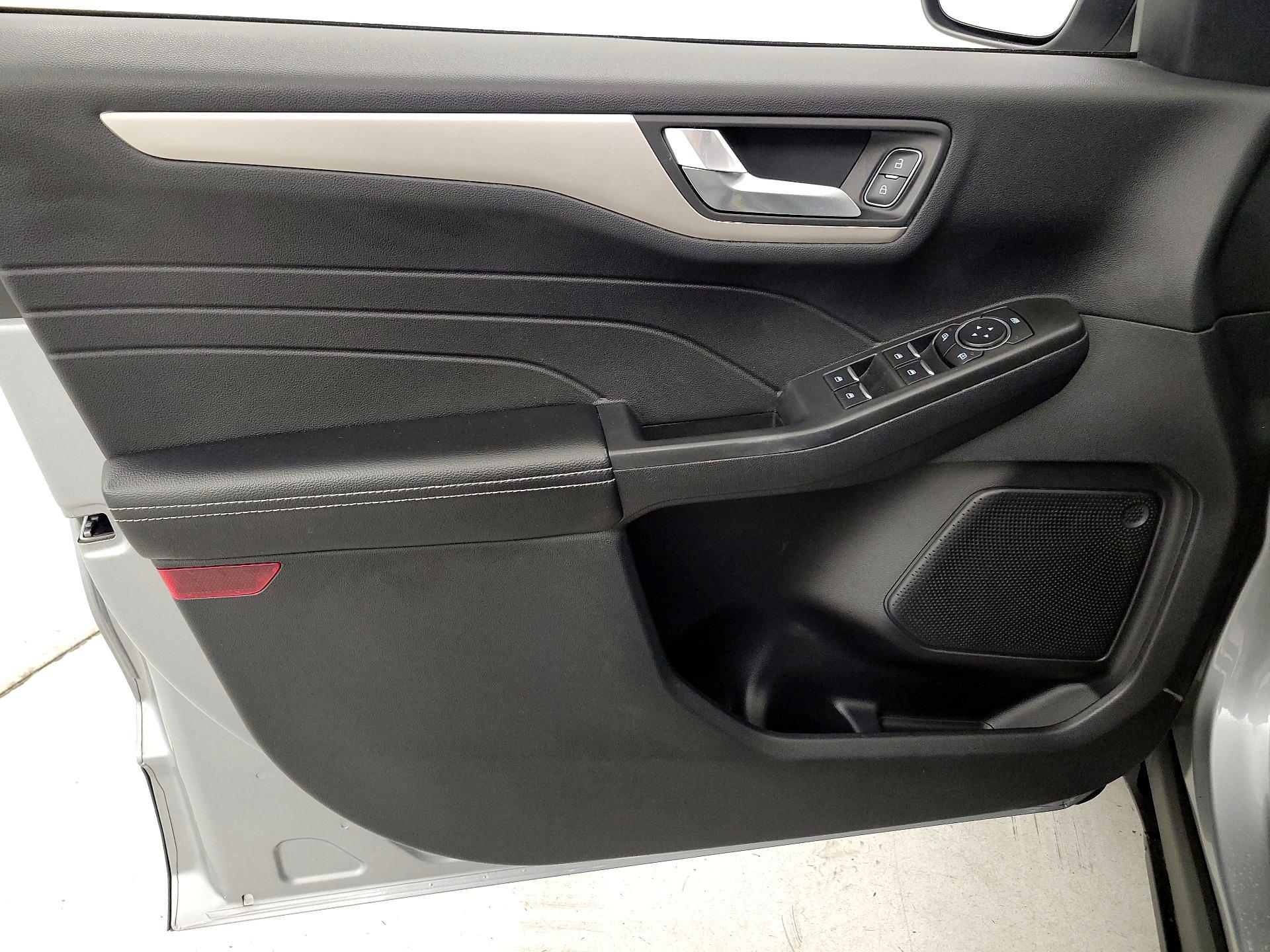 Thumbnail: 2021 Ford Escape - 12