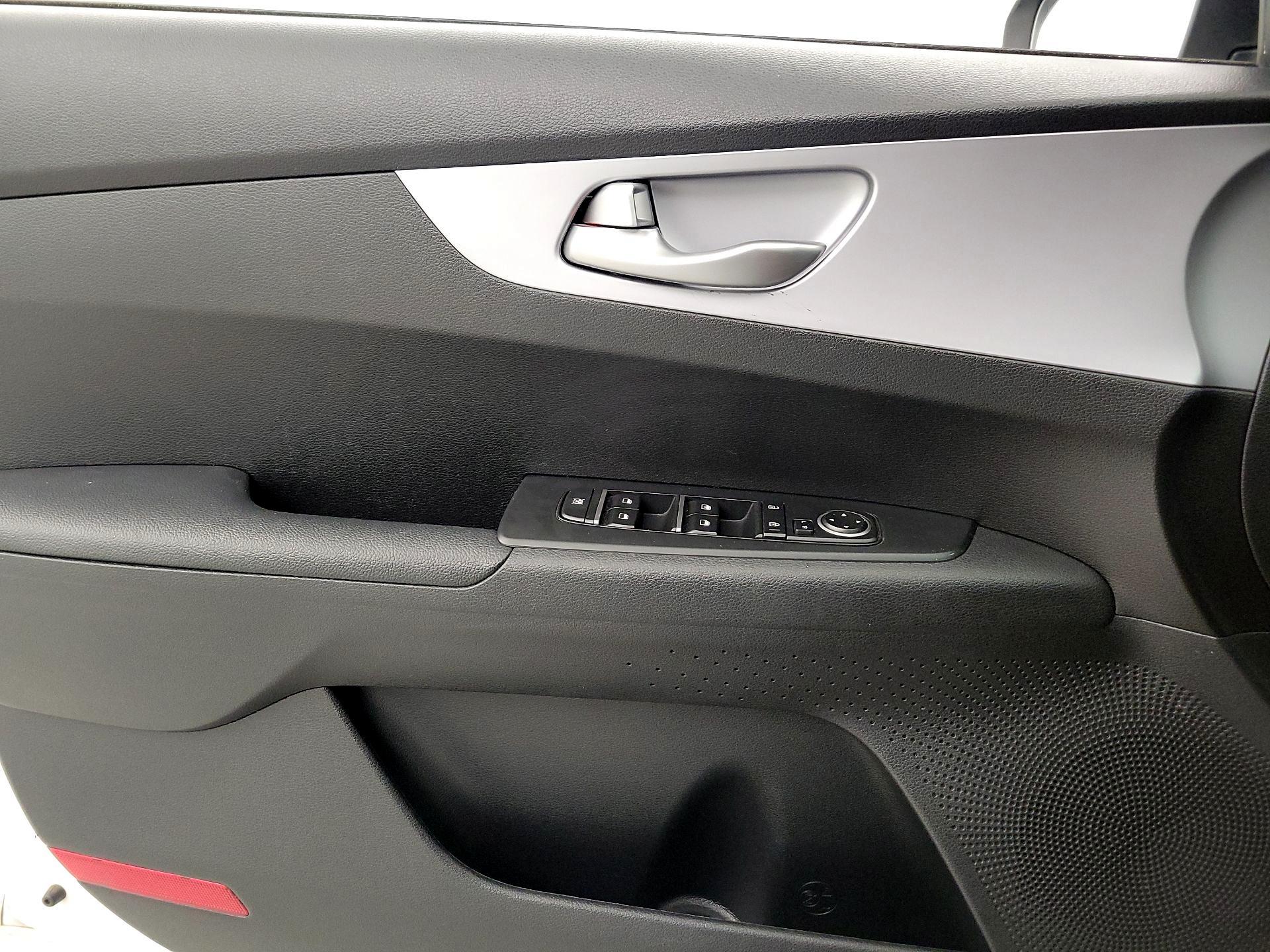 Thumbnail: 2024 Kia Forte - 12