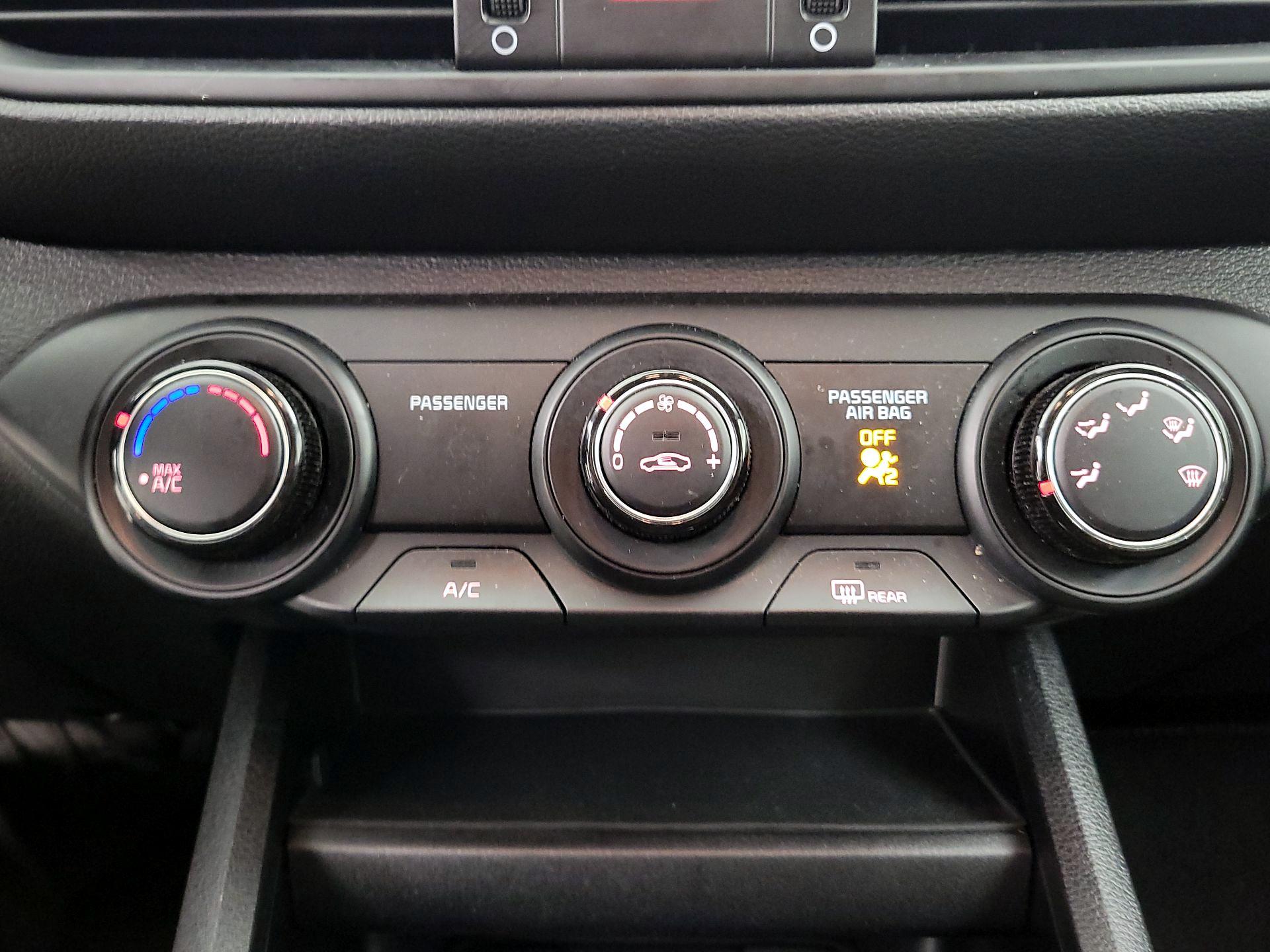 Thumbnail: 2024 Kia Forte - 16