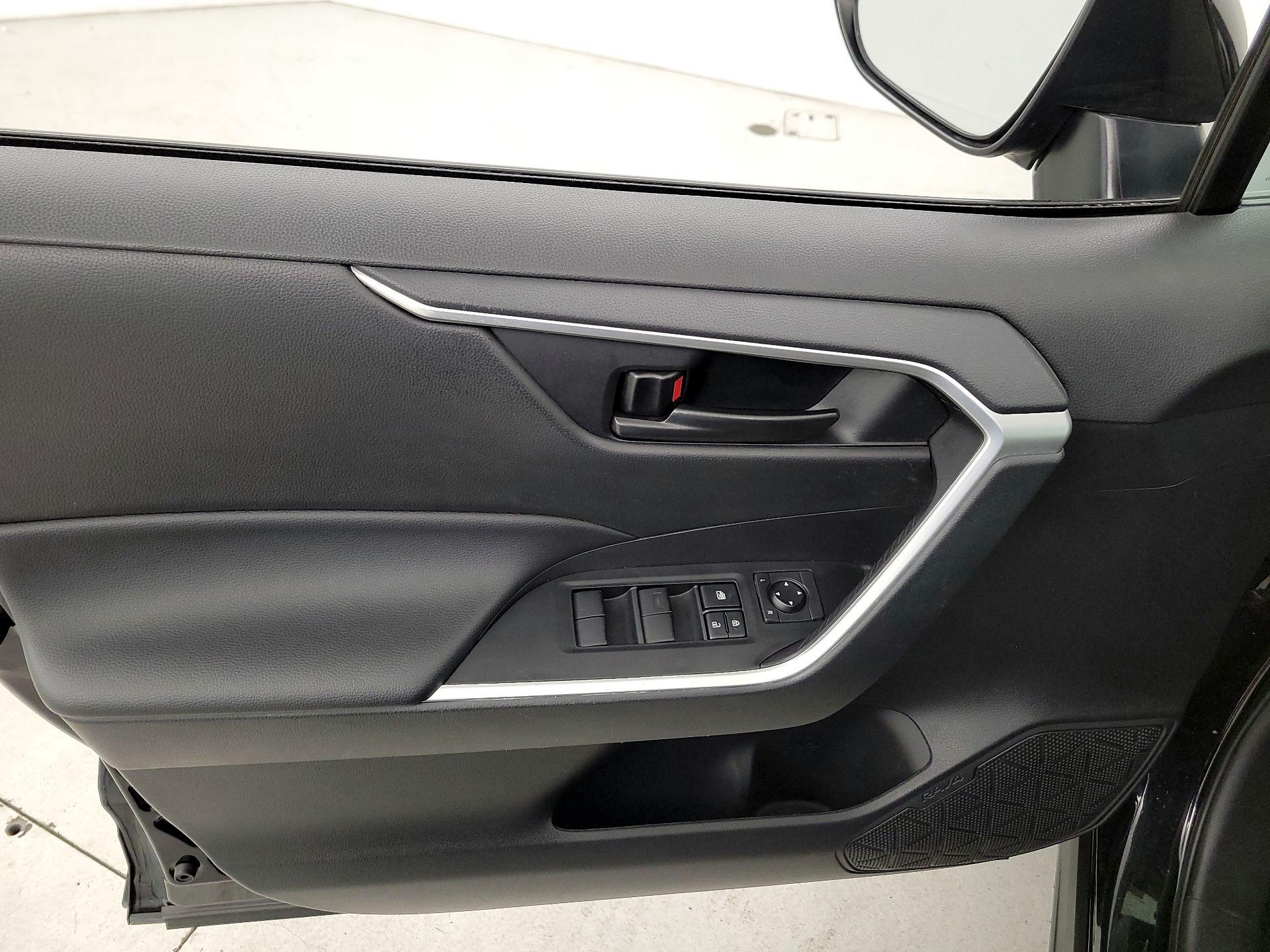 Thumbnail: 2024 Toyota RAV4 - 12