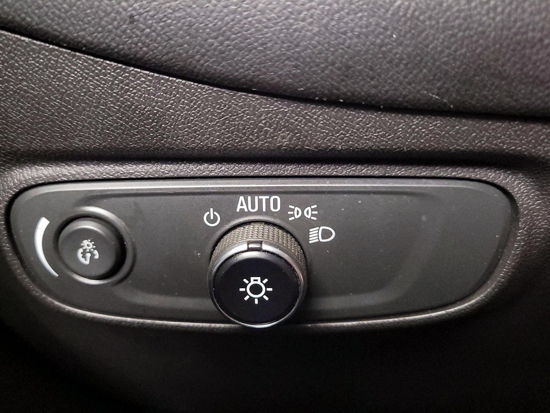 Thumbnail: 2022 Chevrolet Equinox - 13