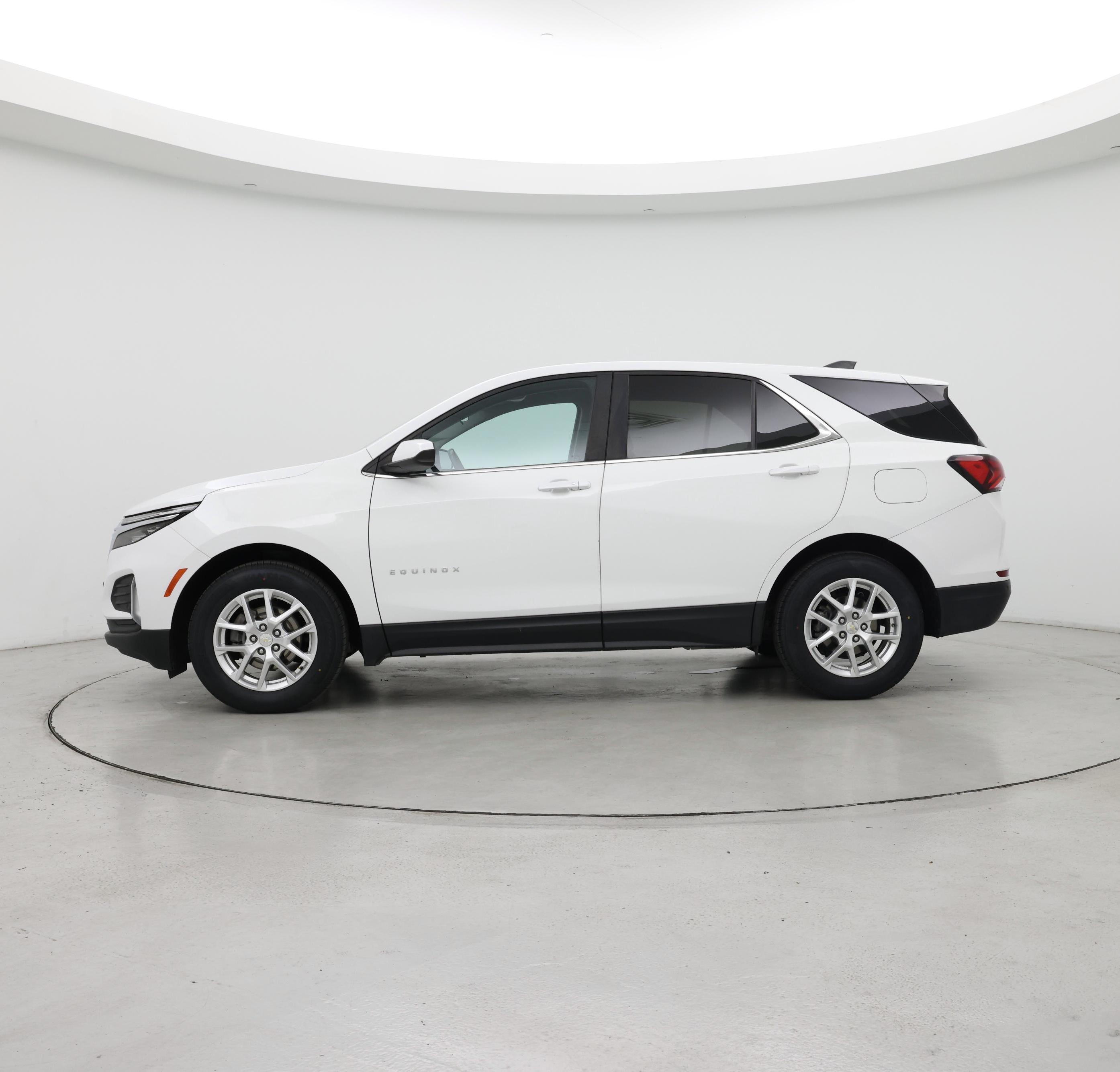 Thumbnail: 2022 Chevrolet Equinox - 3