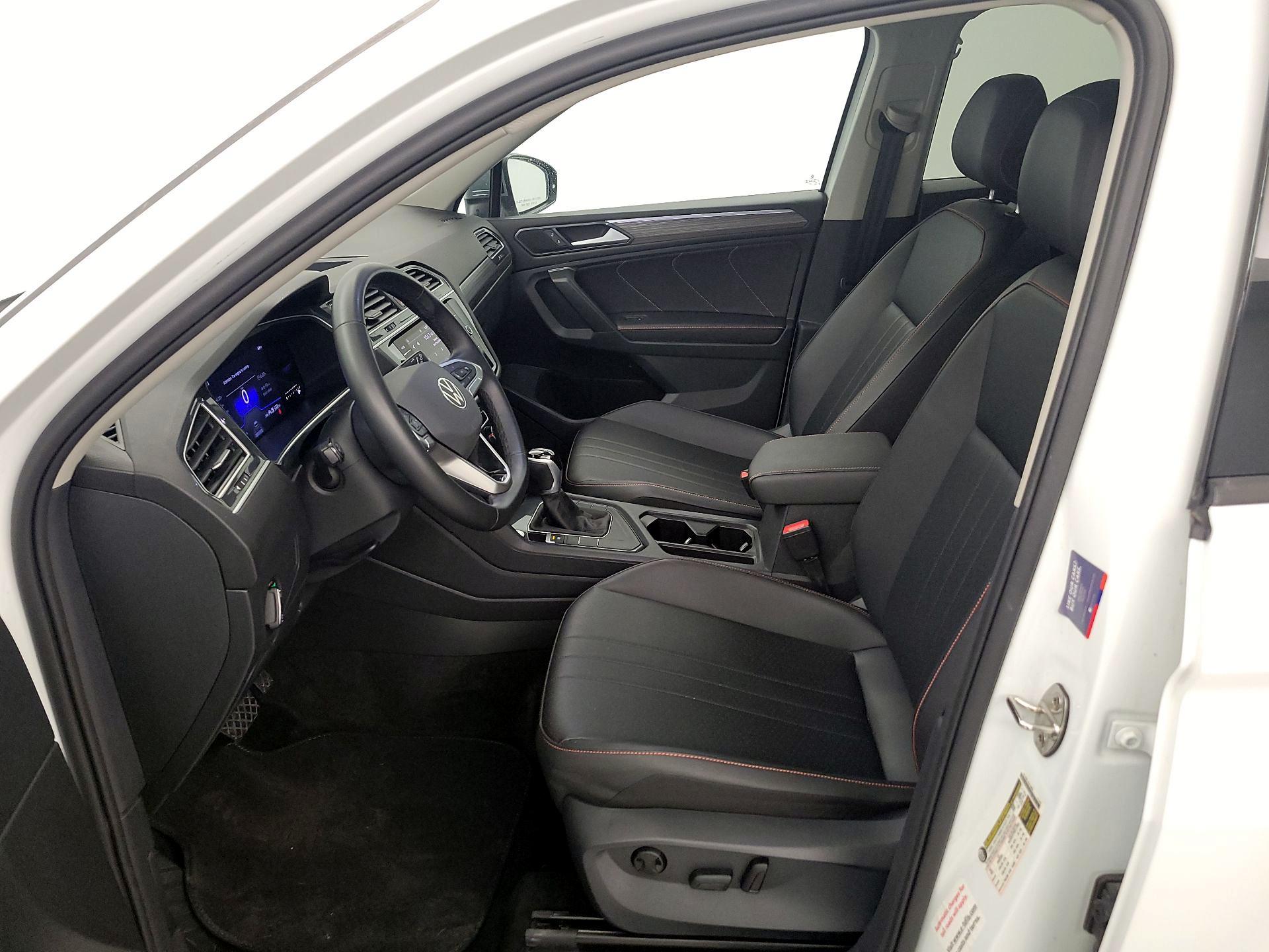 Thumbnail: 2024 Volkswagen Tiguan - 11