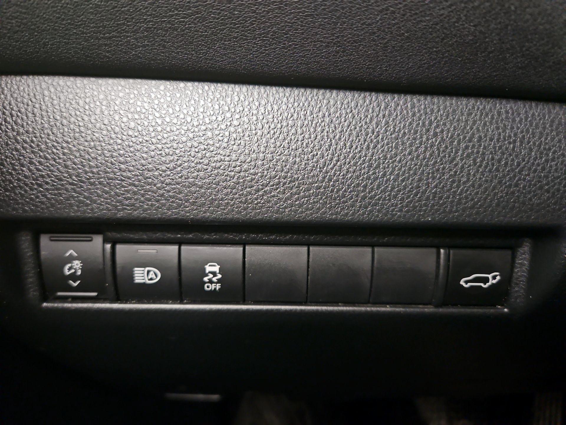 Thumbnail: 2024 Toyota Venza - 13