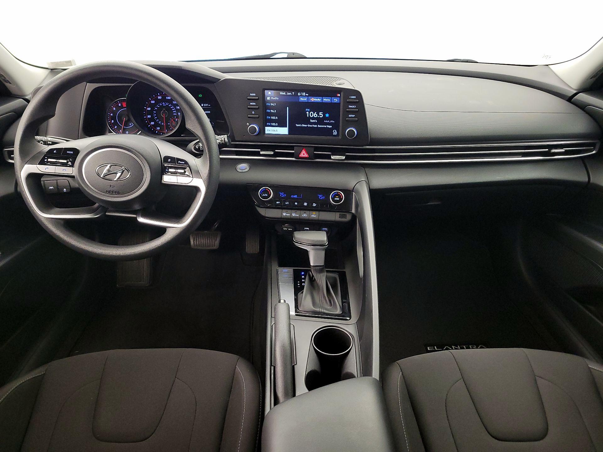 Thumbnail: 2022 Hyundai Elantra - 9