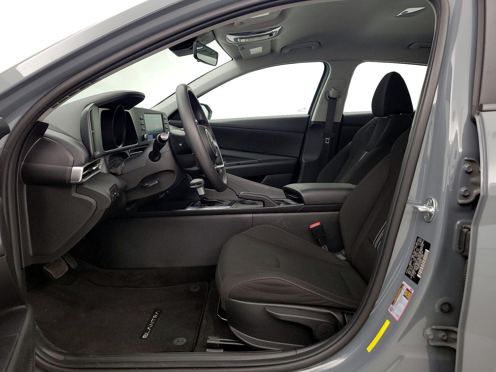 Thumbnail: 2022 Hyundai Elantra - 11