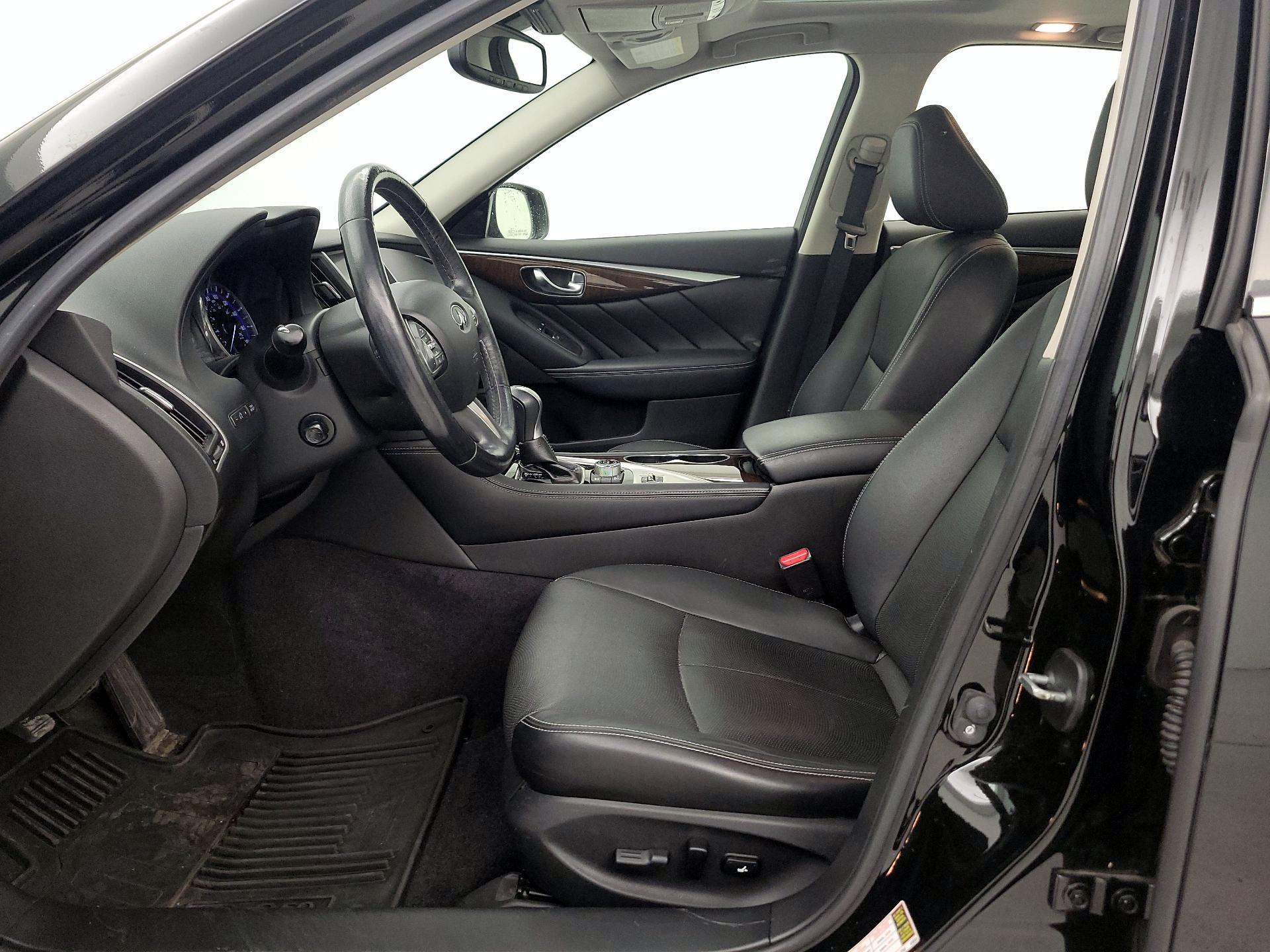 Thumbnail: 2016 INFINITI Q50 - 11