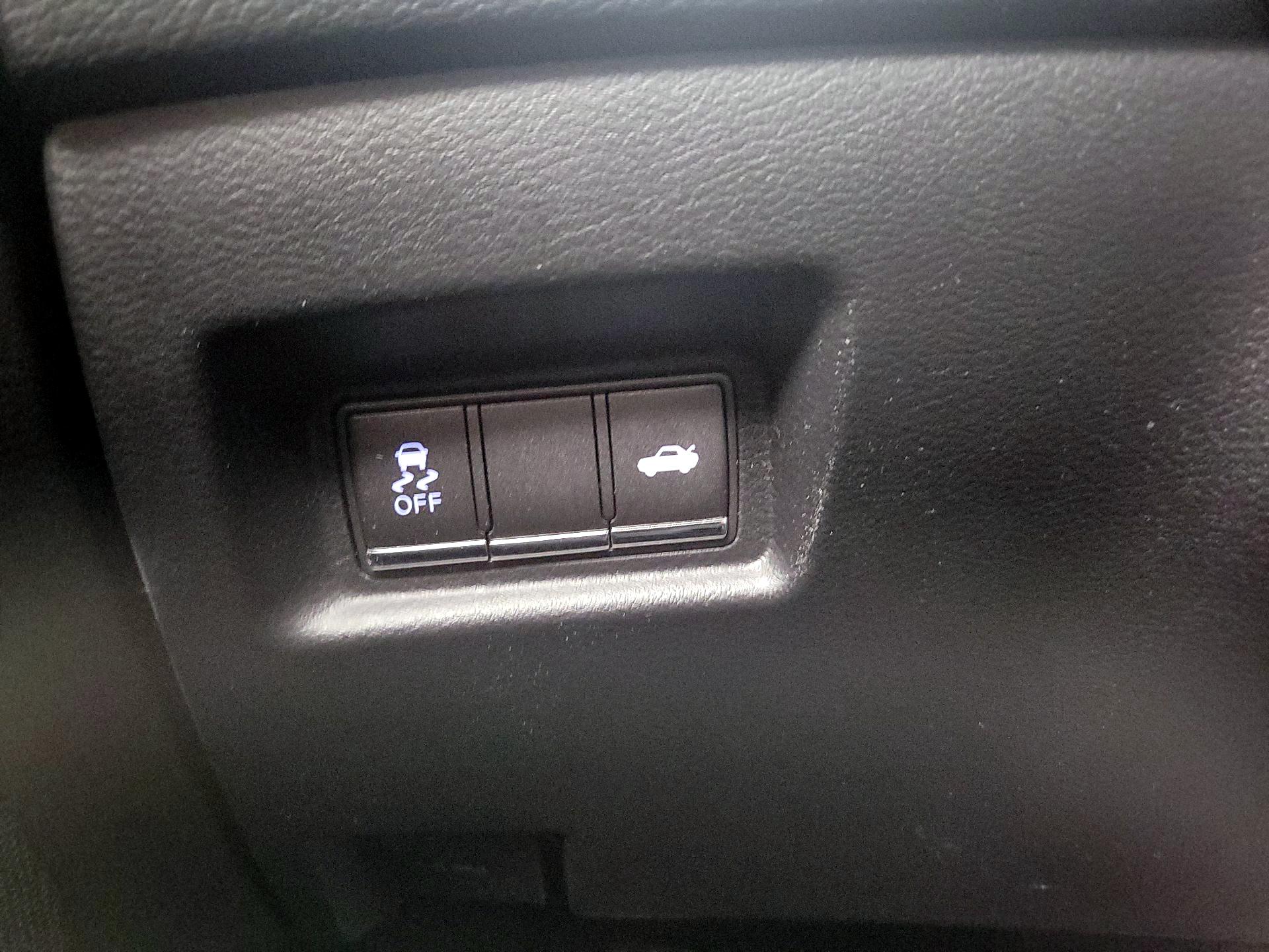 Thumbnail: 2016 INFINITI Q50 - 13