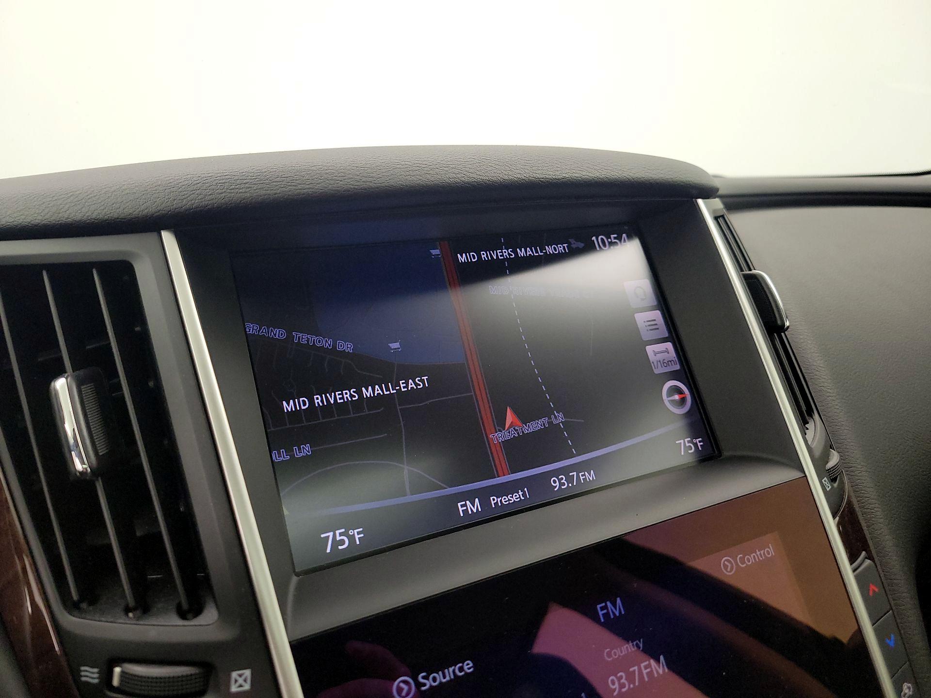 Thumbnail: 2016 INFINITI Q50 - 14