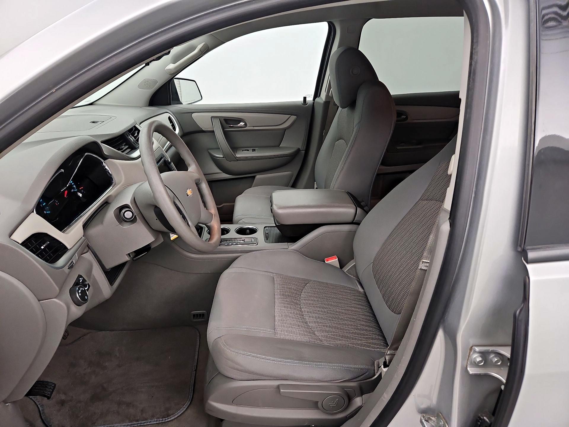 Thumbnail: 2017 Chevrolet Traverse - 11