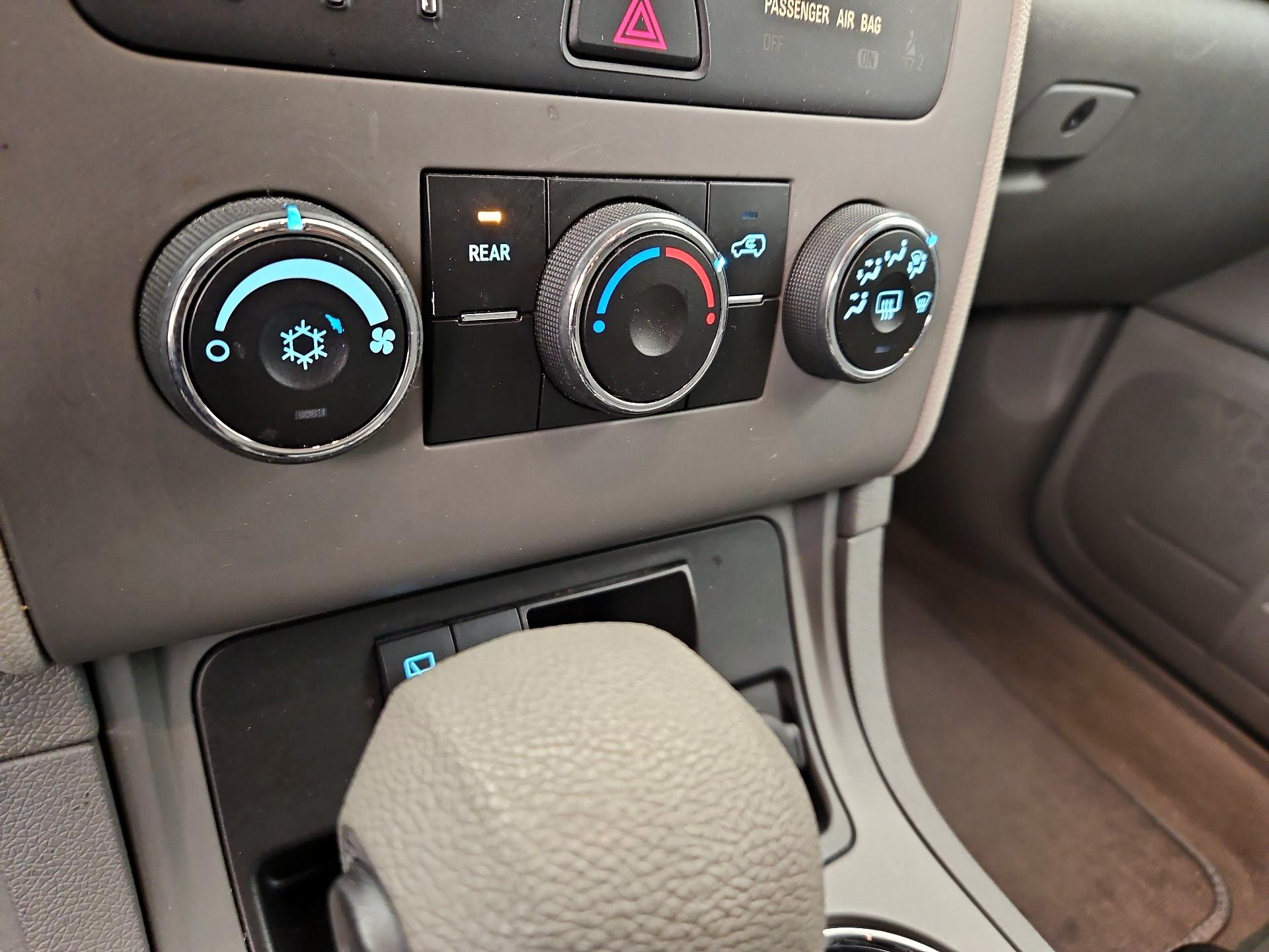 Thumbnail: 2017 Chevrolet Traverse - 16