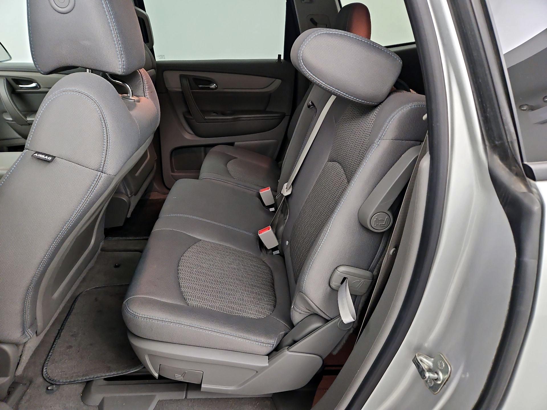 Thumbnail: 2017 Chevrolet Traverse - 19