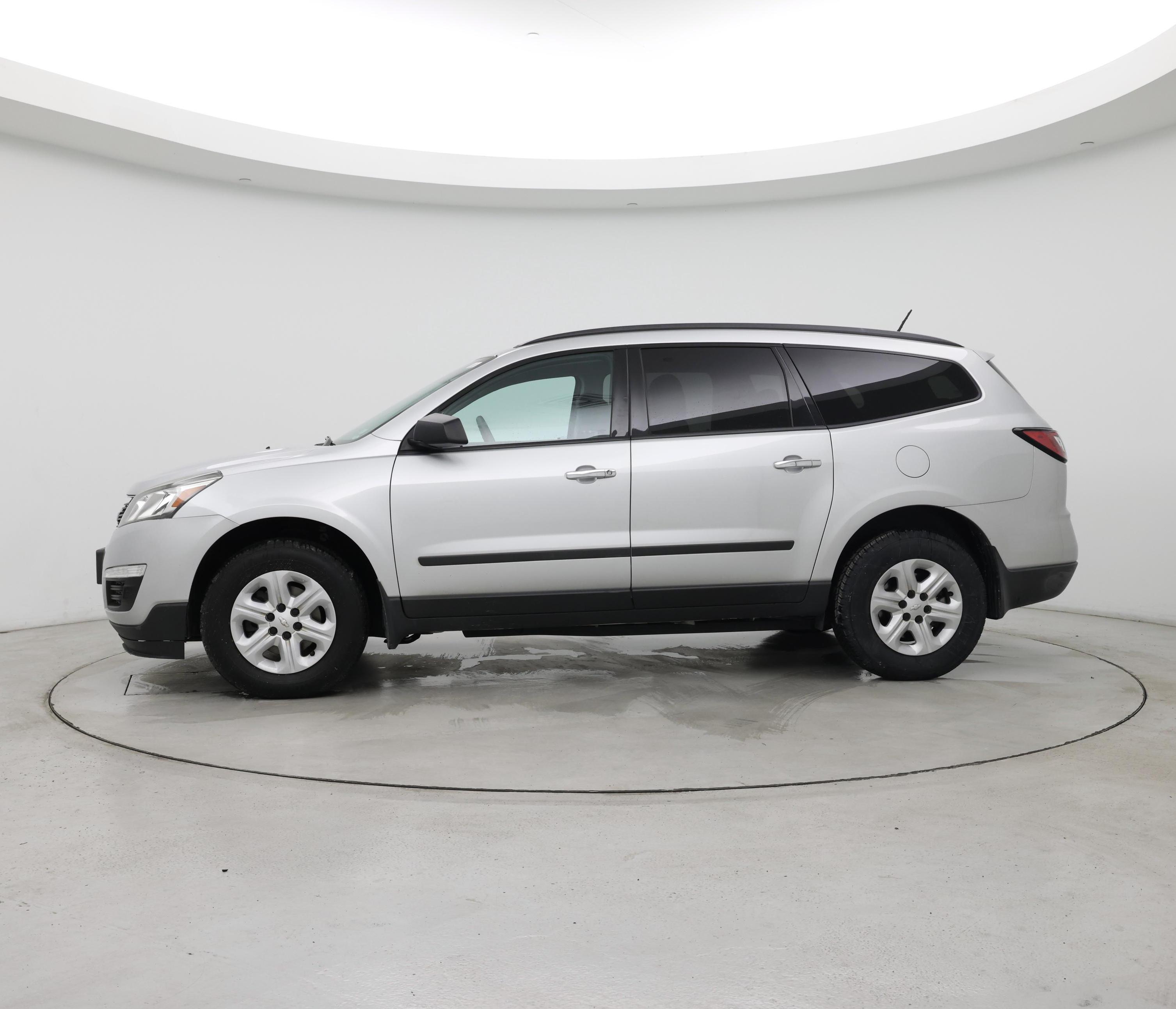 Thumbnail: 2017 Chevrolet Traverse - 3