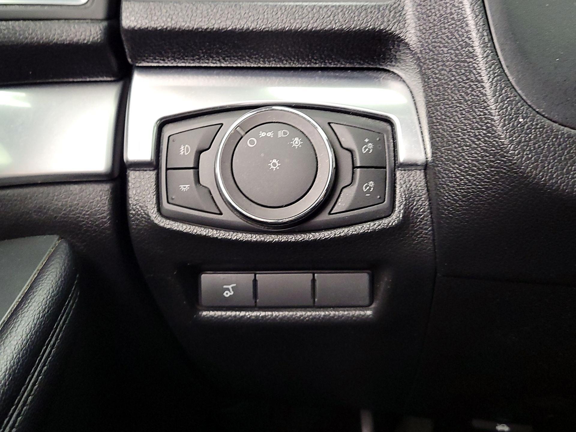 Thumbnail: 2018 Ford Explorer - 13