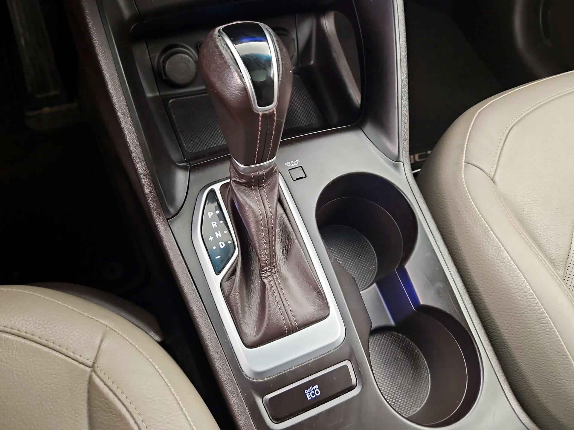 Thumbnail: 2014 Hyundai Tucson - 18