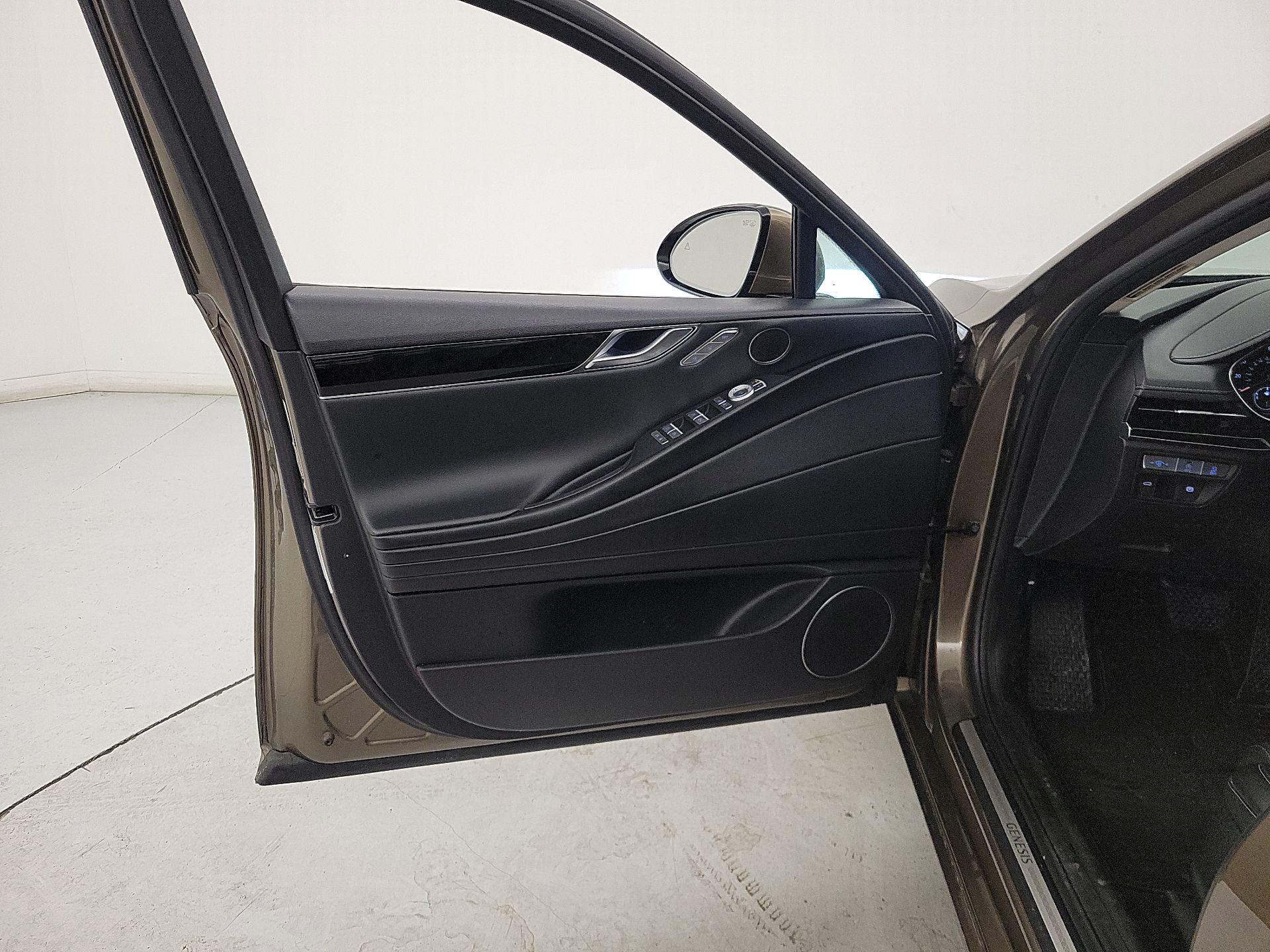 Thumbnail: 2023 Genesis G80 - 12