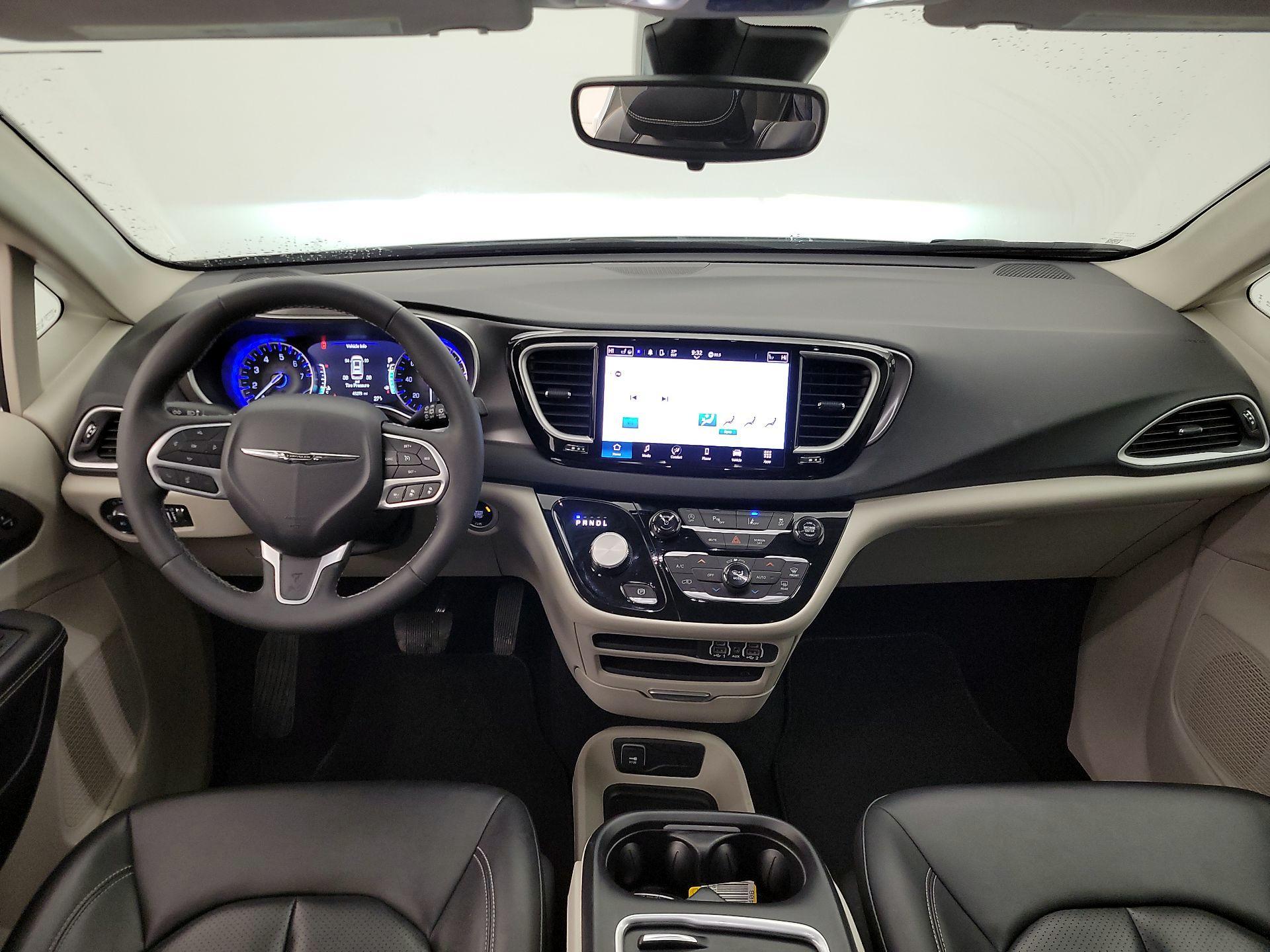 Thumbnail: 2024 Chrysler Pacifica - 9