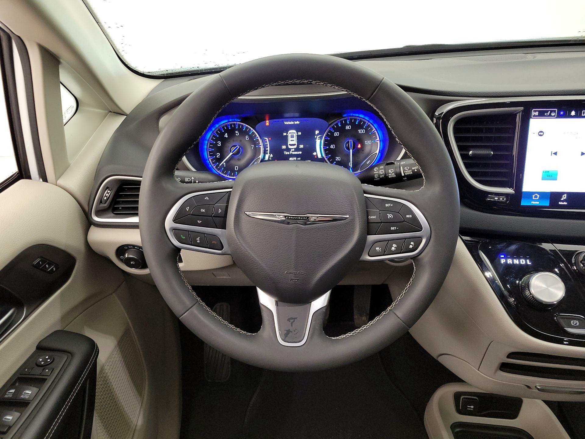 Thumbnail: 2024 Chrysler Pacifica - 10