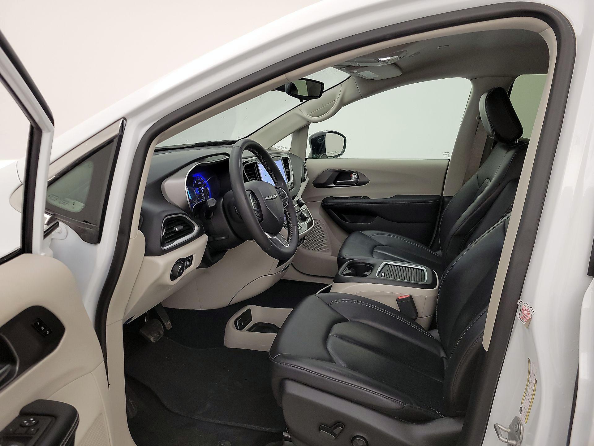 Thumbnail: 2024 Chrysler Pacifica - 11