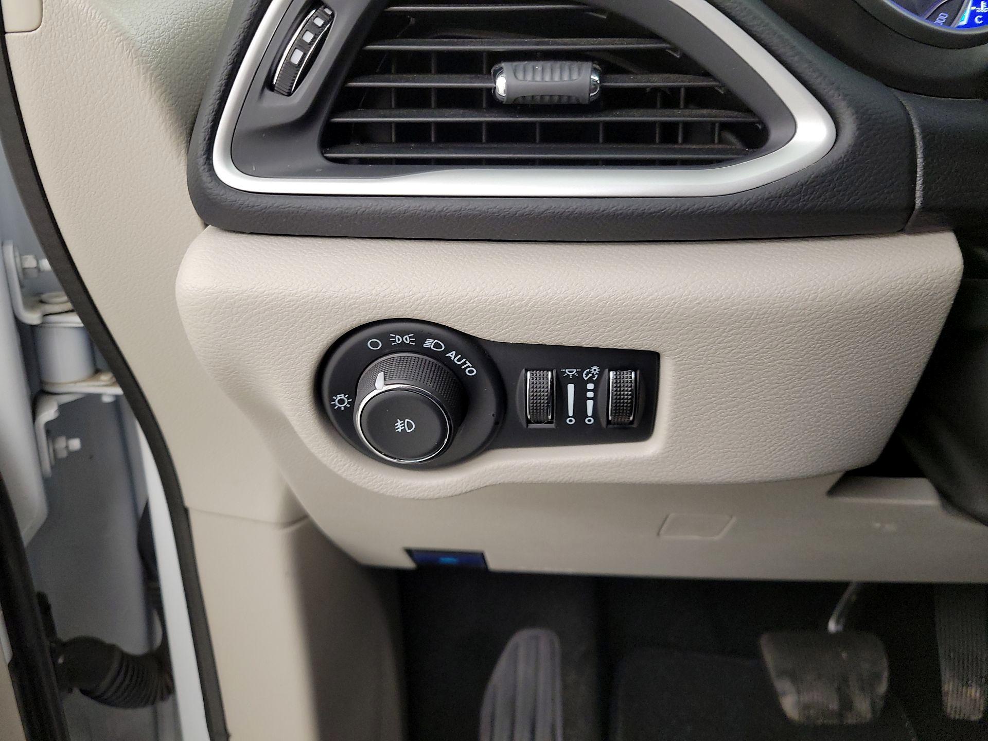 Thumbnail: 2024 Chrysler Pacifica - 13