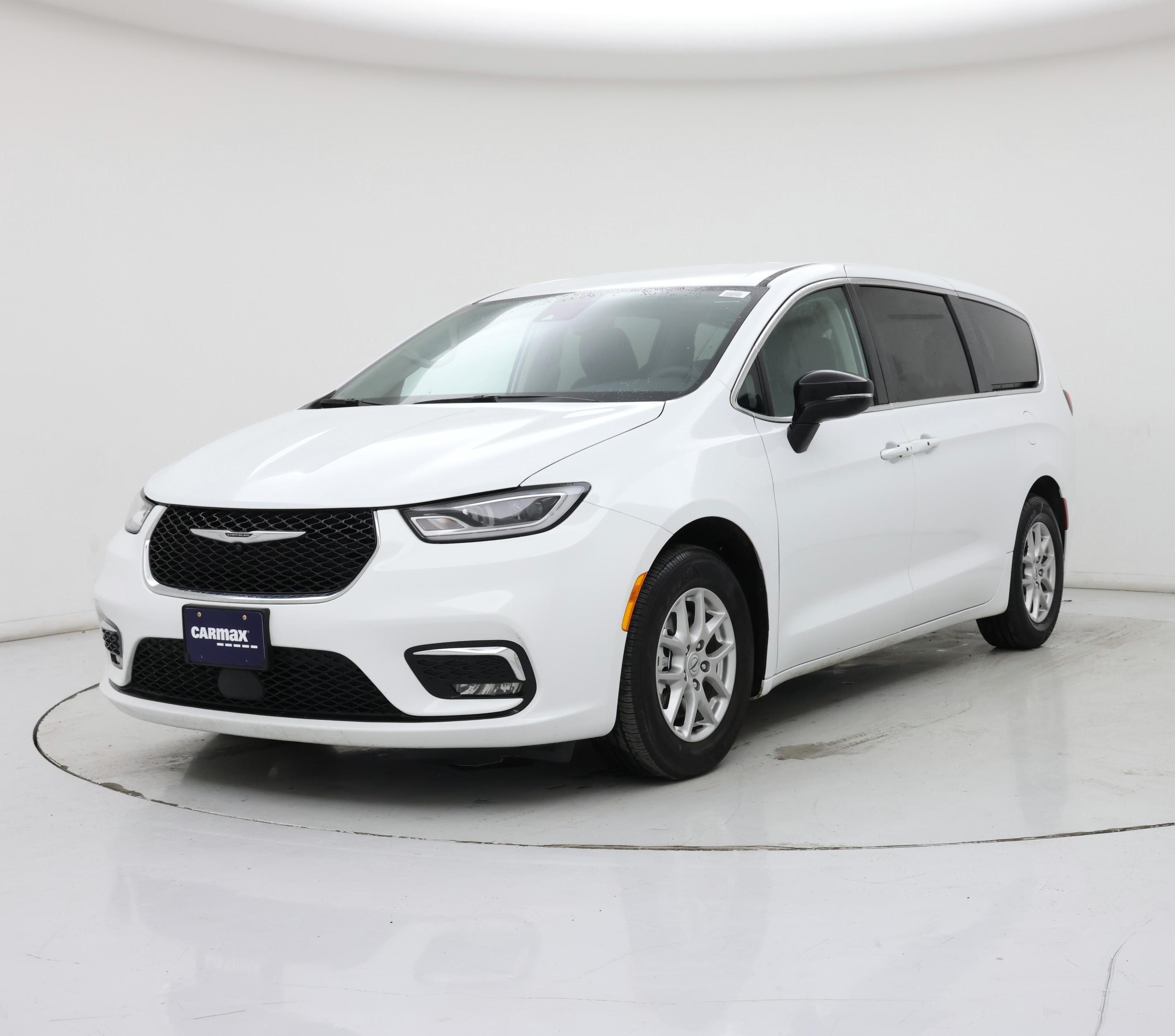 Thumbnail: 2024 Chrysler Pacifica - 4