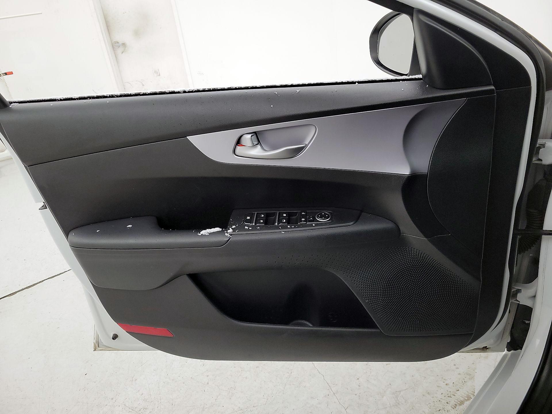 Thumbnail: 2024 Kia Forte - 12