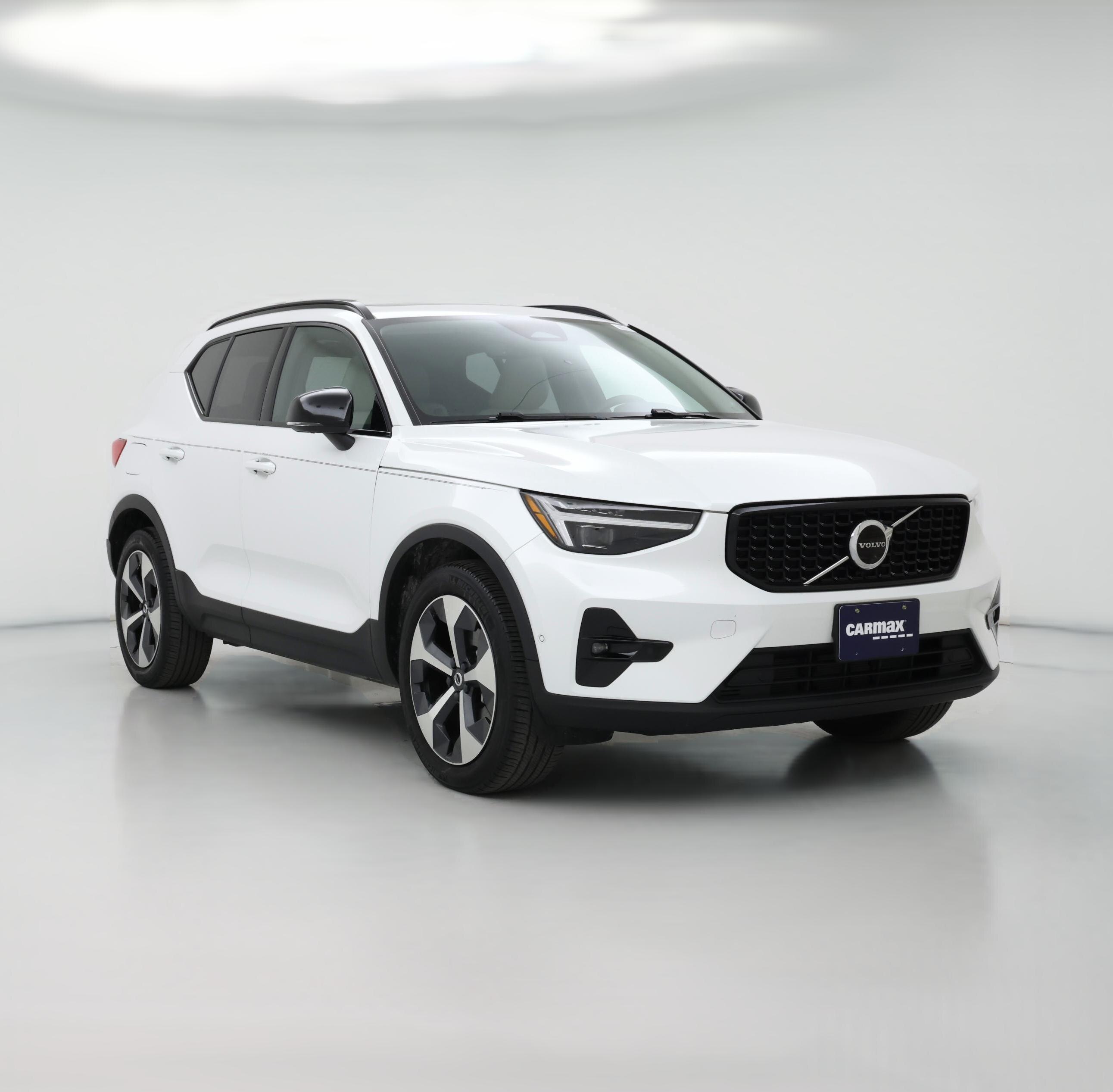 Thumbnail: 2023 Volvo XC40 - 1