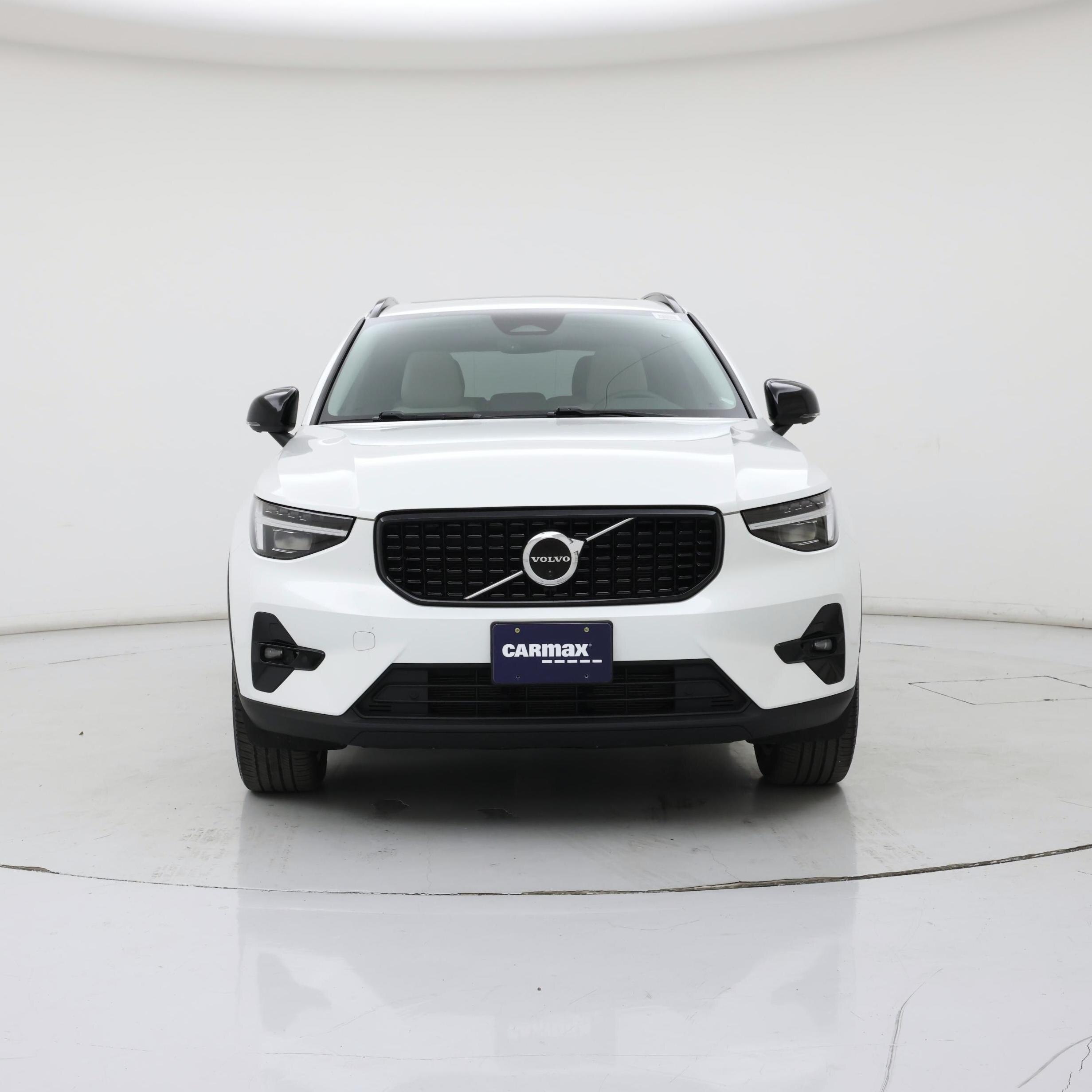 Thumbnail: 2023 Volvo XC40 - 5