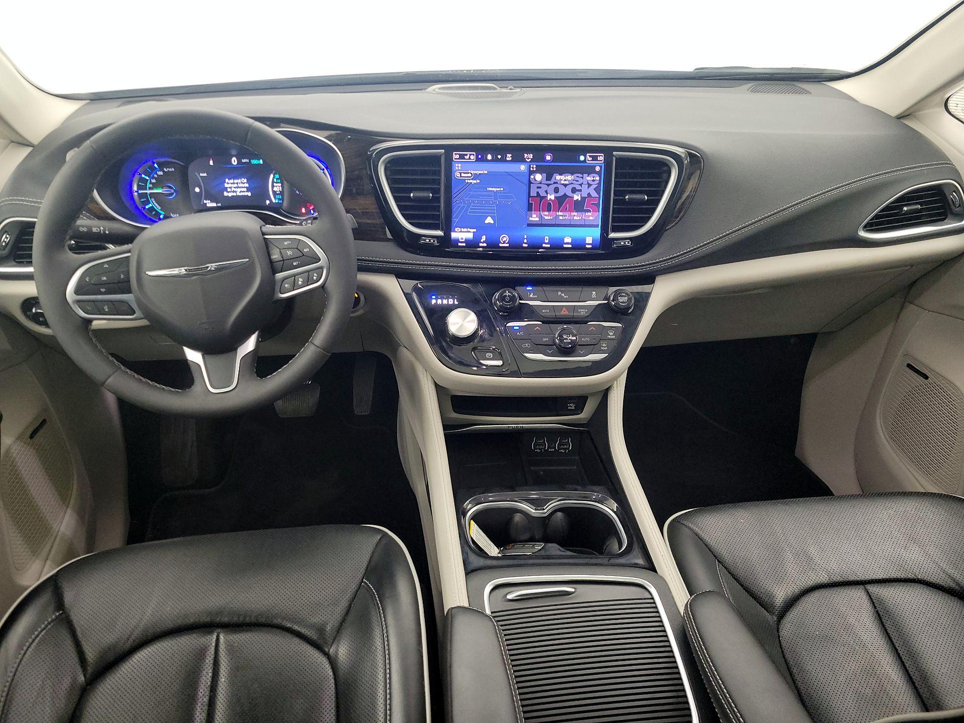 Thumbnail: 2023 Chrysler Pacifica - 9