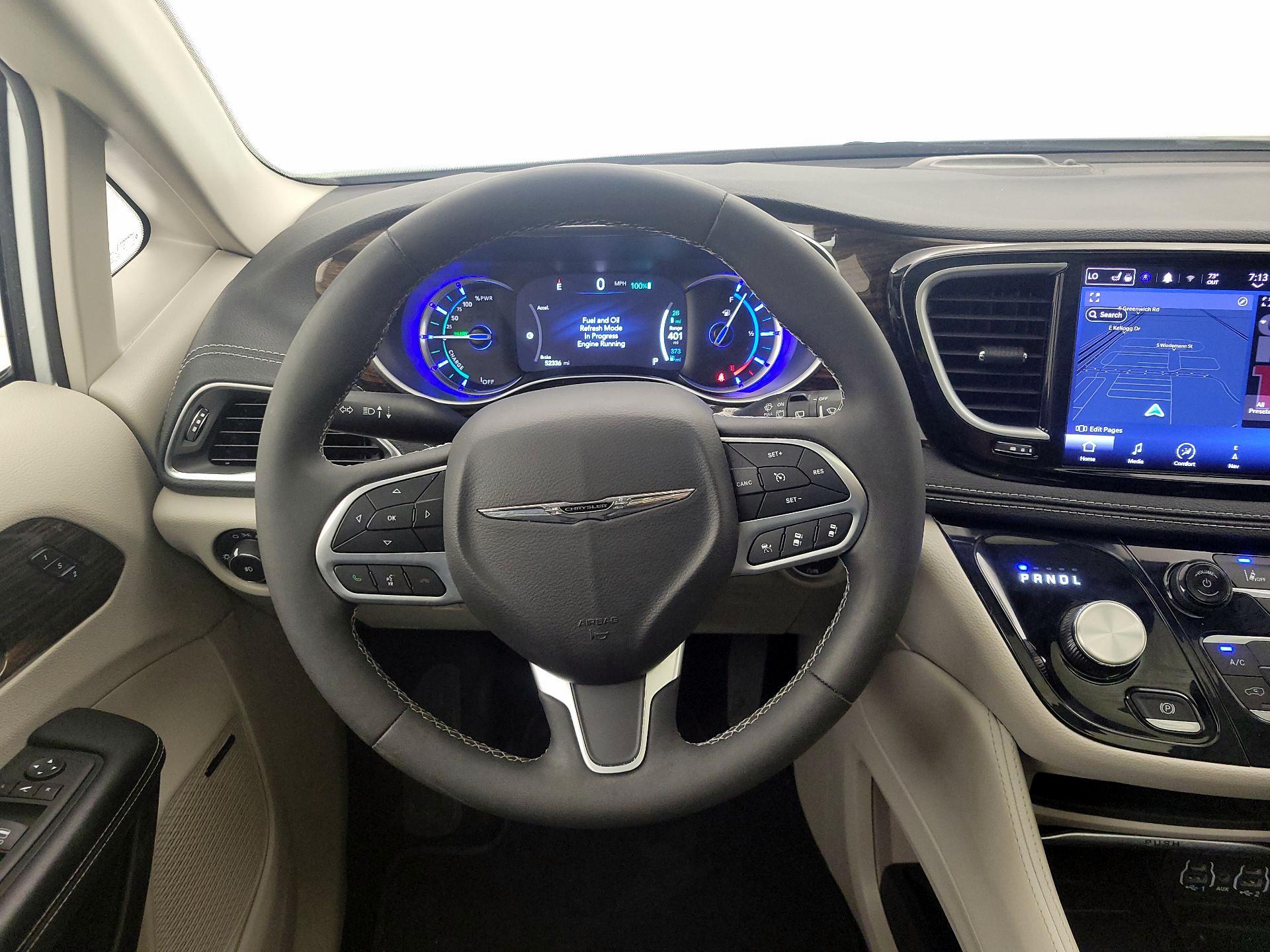 Thumbnail: 2023 Chrysler Pacifica - 10