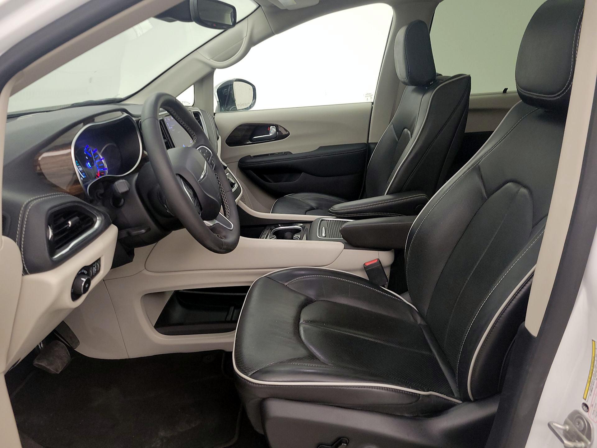 Thumbnail: 2023 Chrysler Pacifica - 11