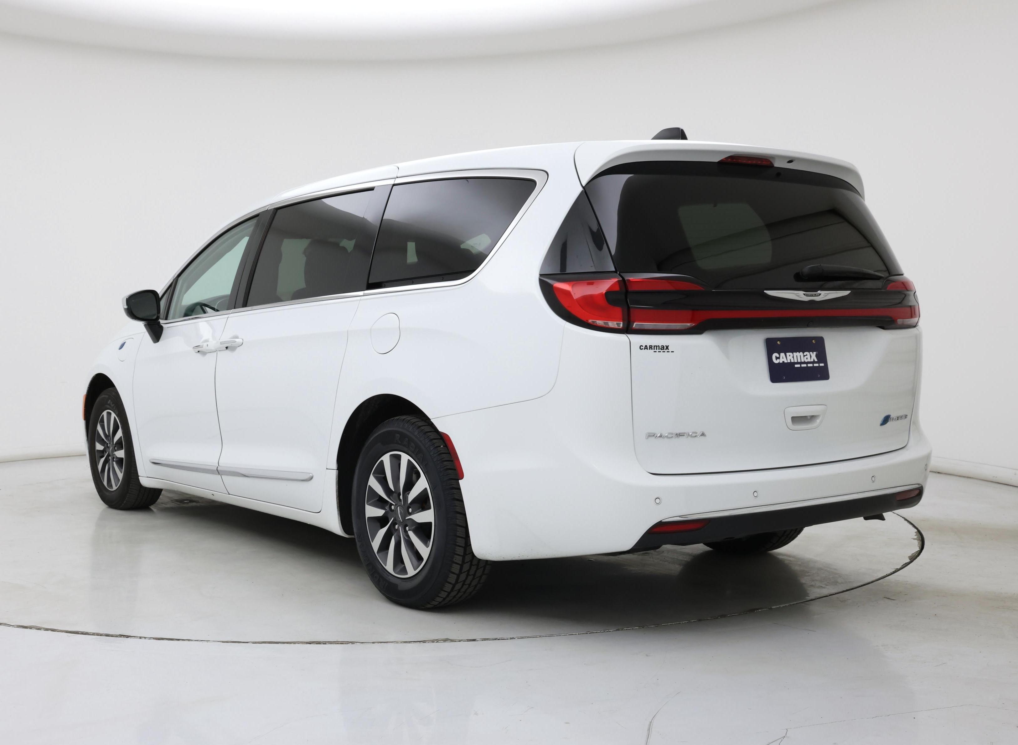 Thumbnail: 2023 Chrysler Pacifica - 2