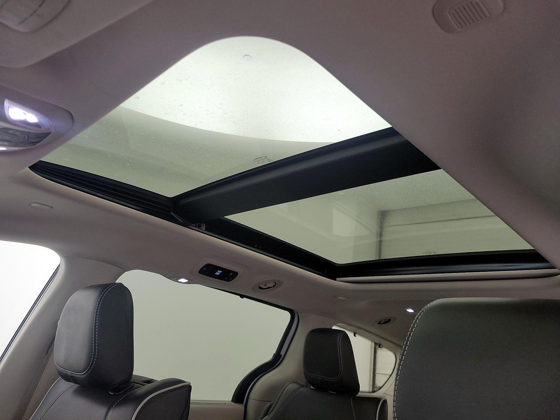 Thumbnail: 2023 Chrysler Pacifica - 20