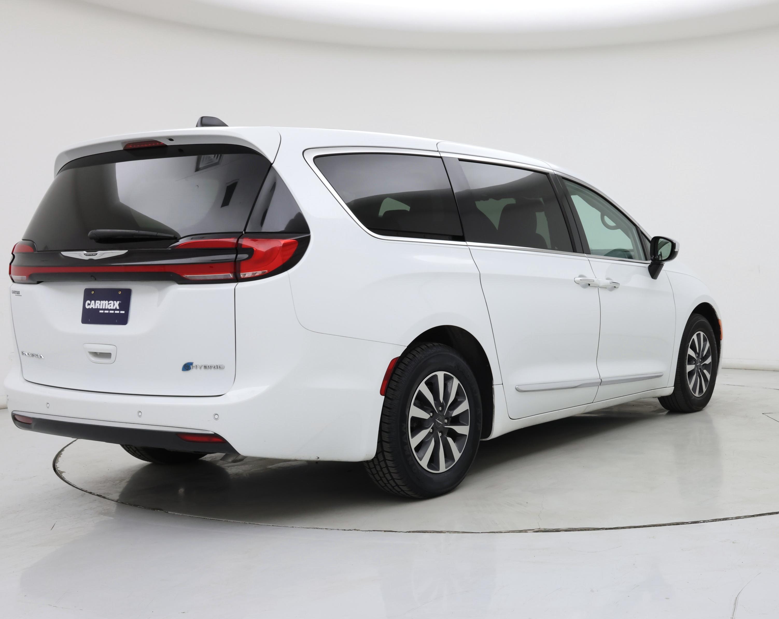 Thumbnail: 2023 Chrysler Pacifica - 8