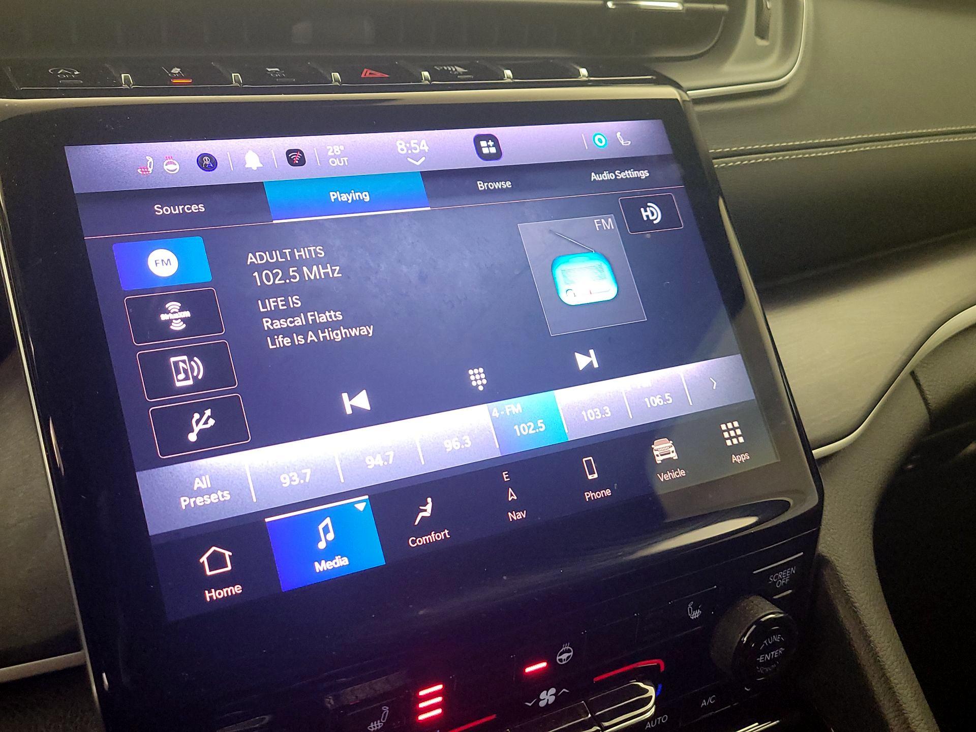 Thumbnail: 2023 Jeep Grand Cherokee - 16