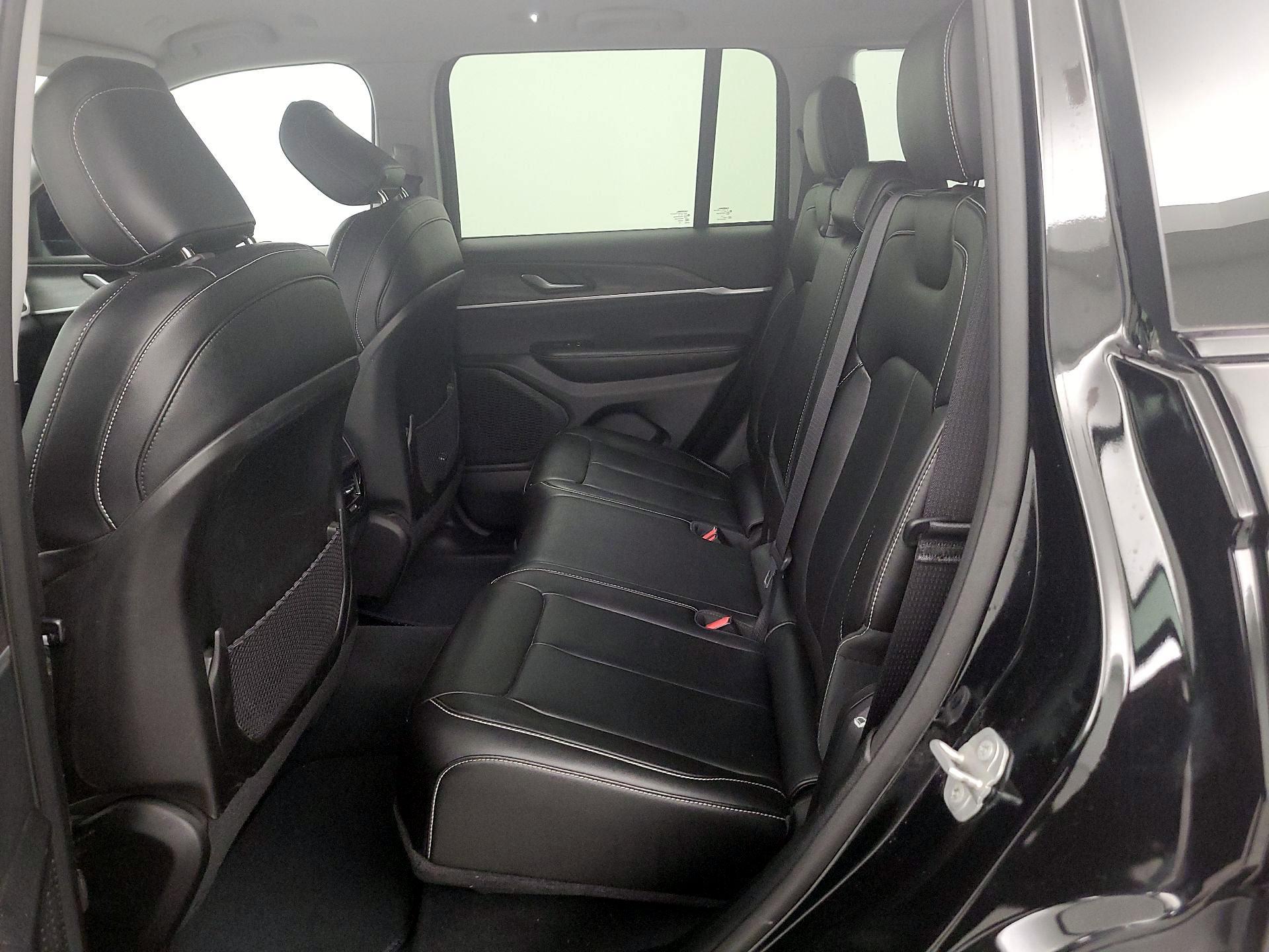 Thumbnail: 2023 Jeep Grand Cherokee - 20