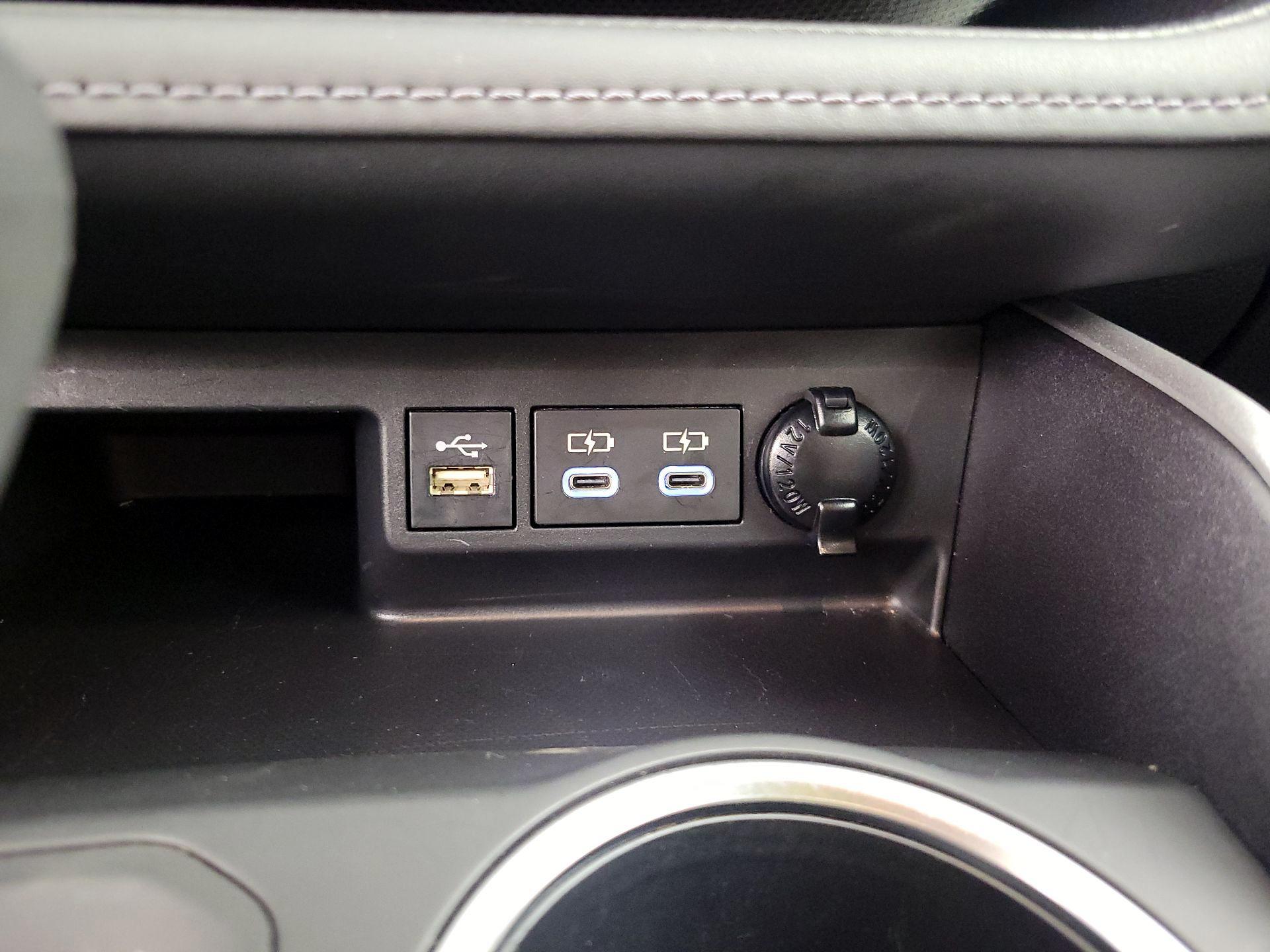 Thumbnail: 2023 Toyota Highlander - 18