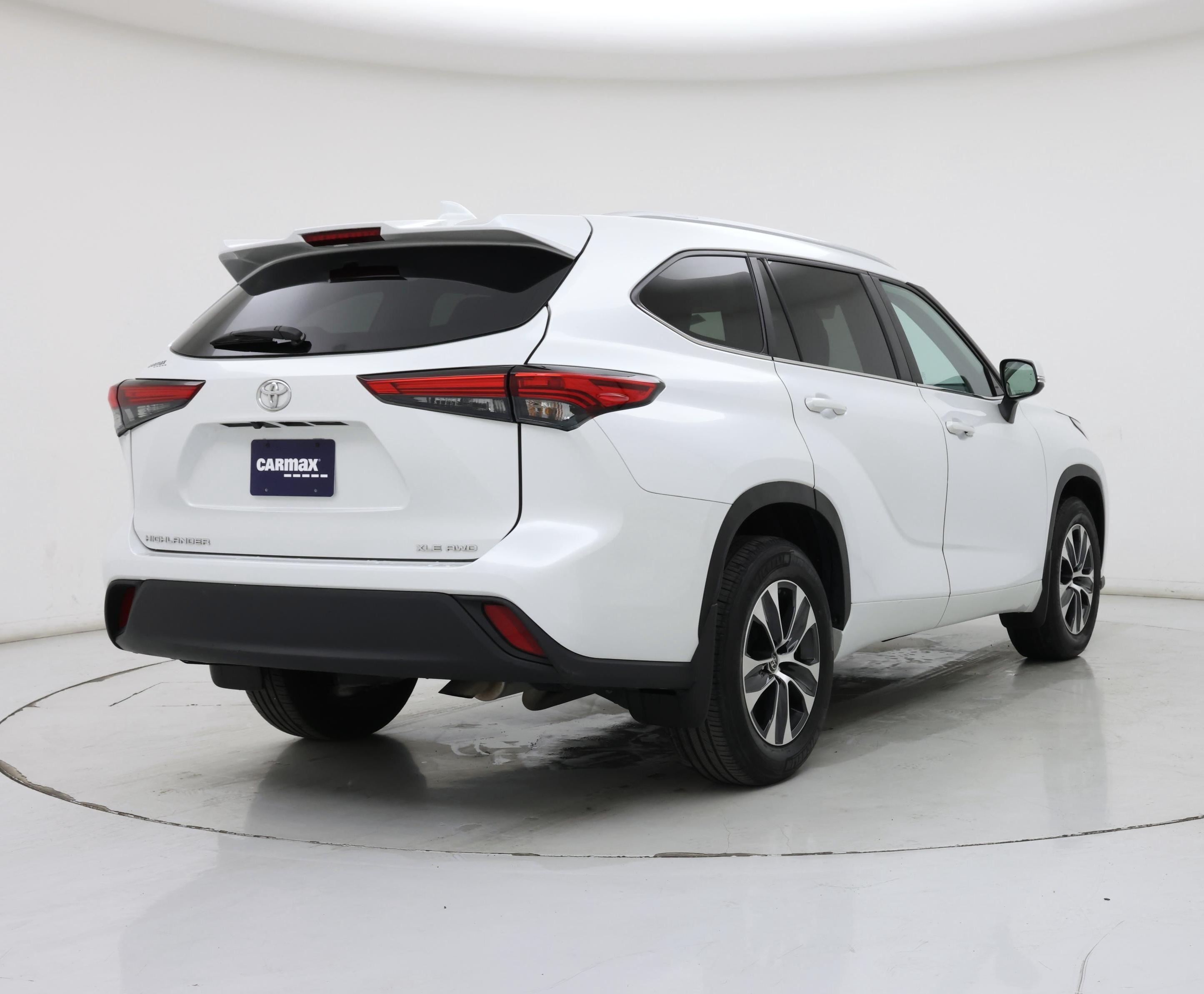 Thumbnail: 2023 Toyota Highlander - 8