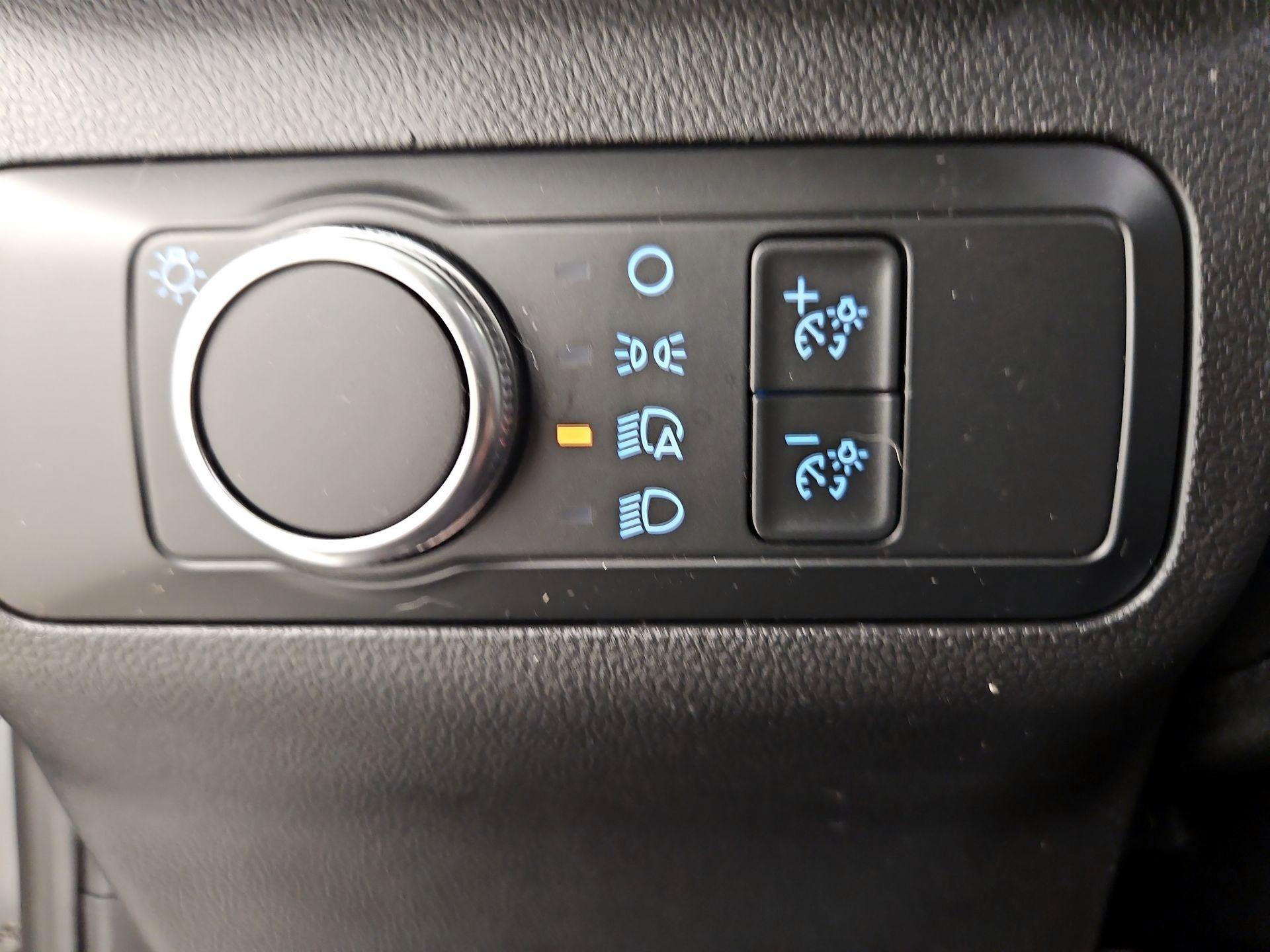 Thumbnail: 2022 Ford Escape - 13