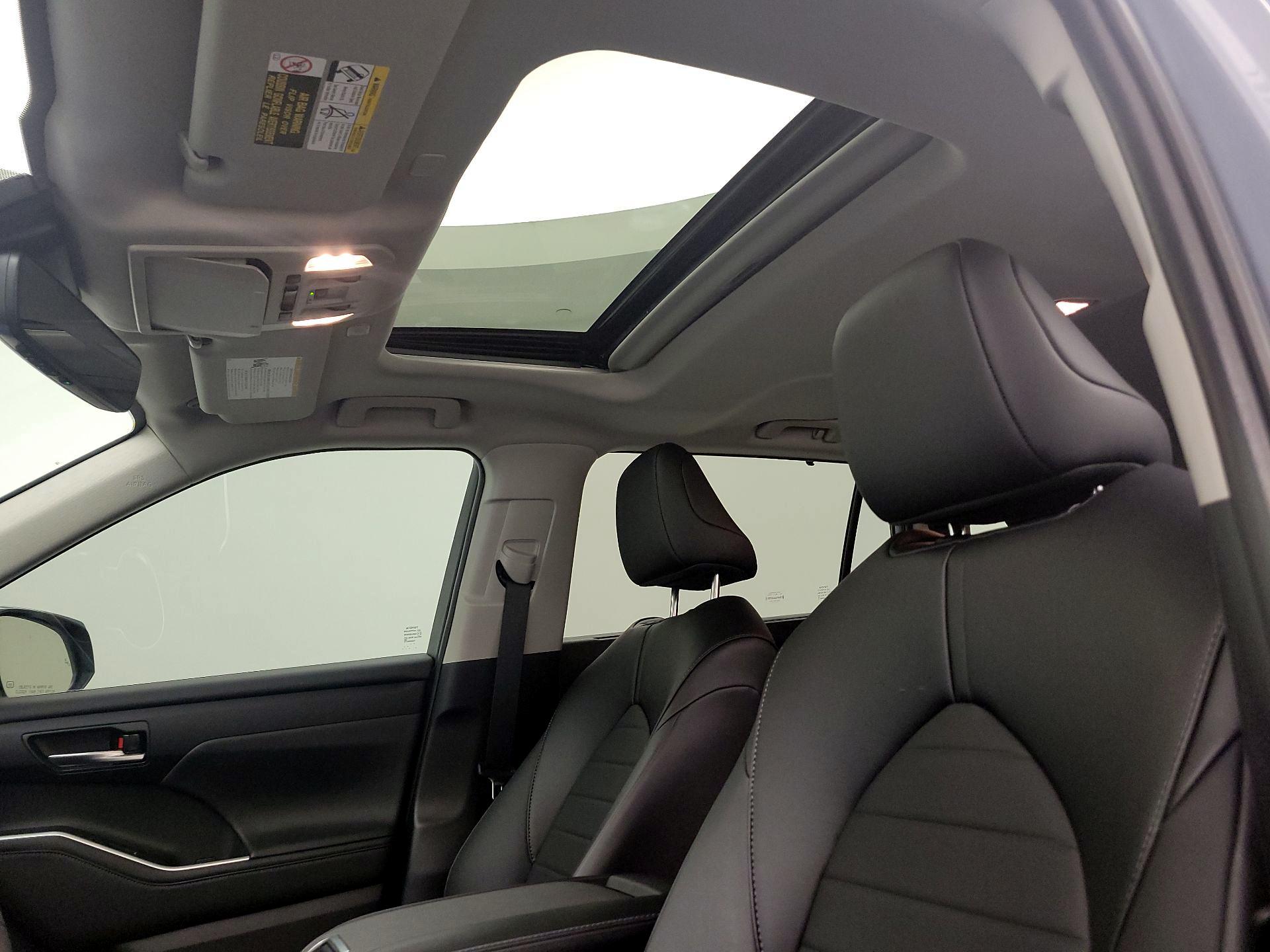 Thumbnail: 2024 Toyota Highlander - 19