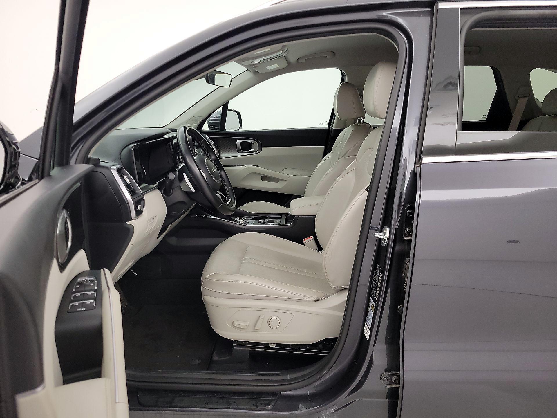 Thumbnail: 2022 Kia Sorento - 11