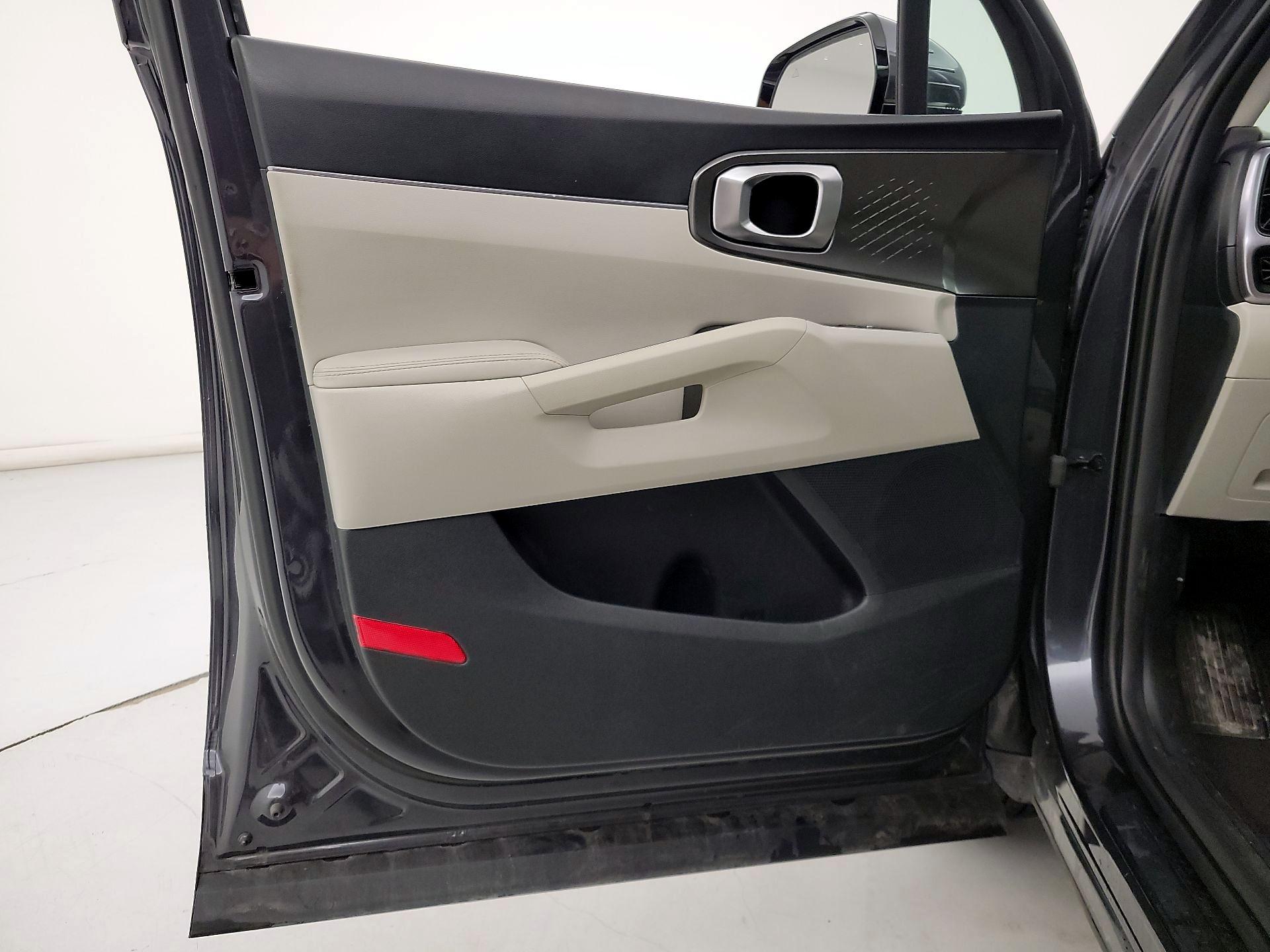 Thumbnail: 2022 Kia Sorento - 12