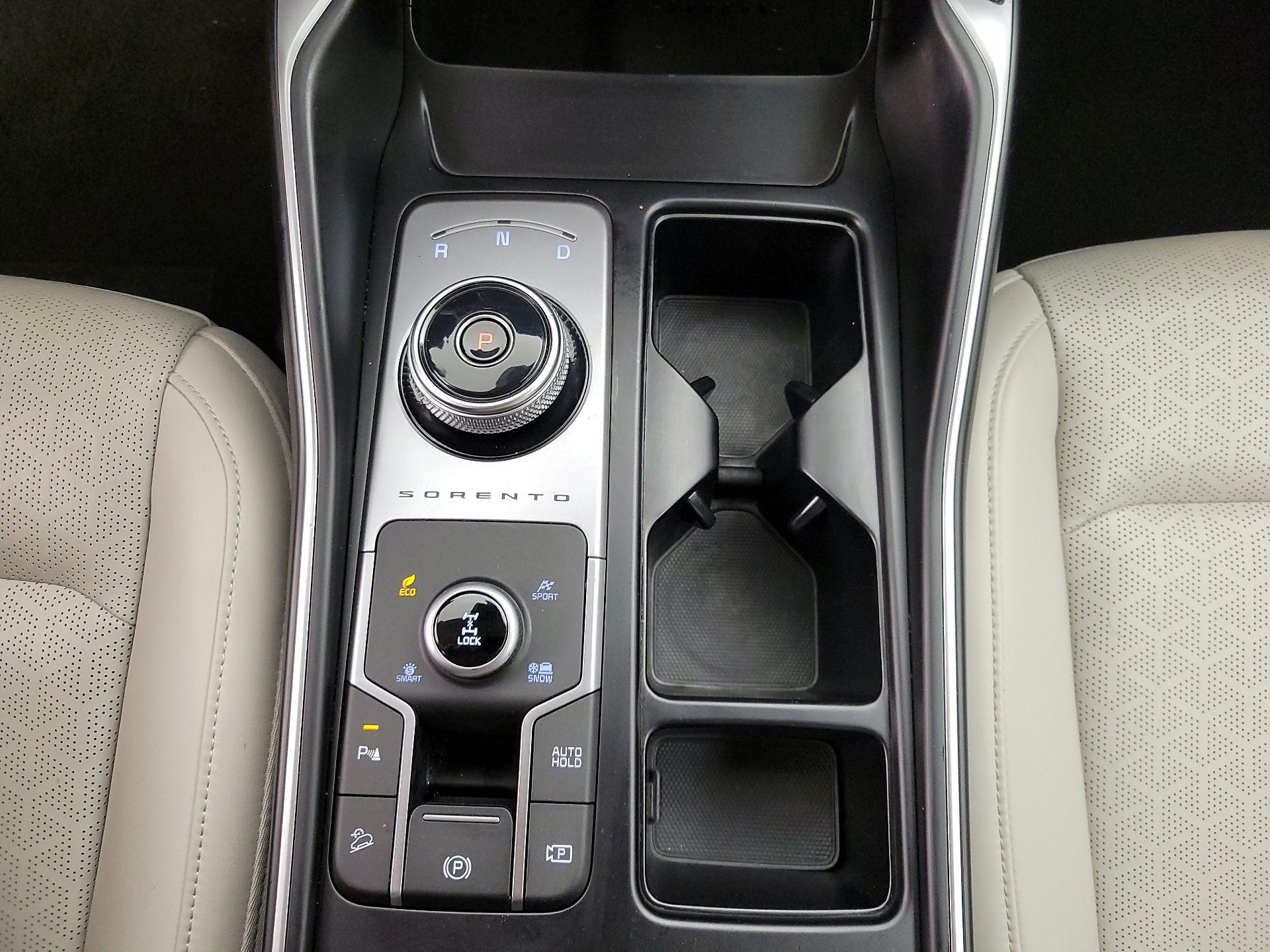 Thumbnail: 2022 Kia Sorento - 18